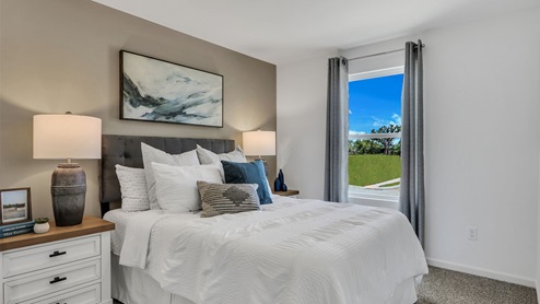 Richmond-model-Canopy-Hill-guest-room