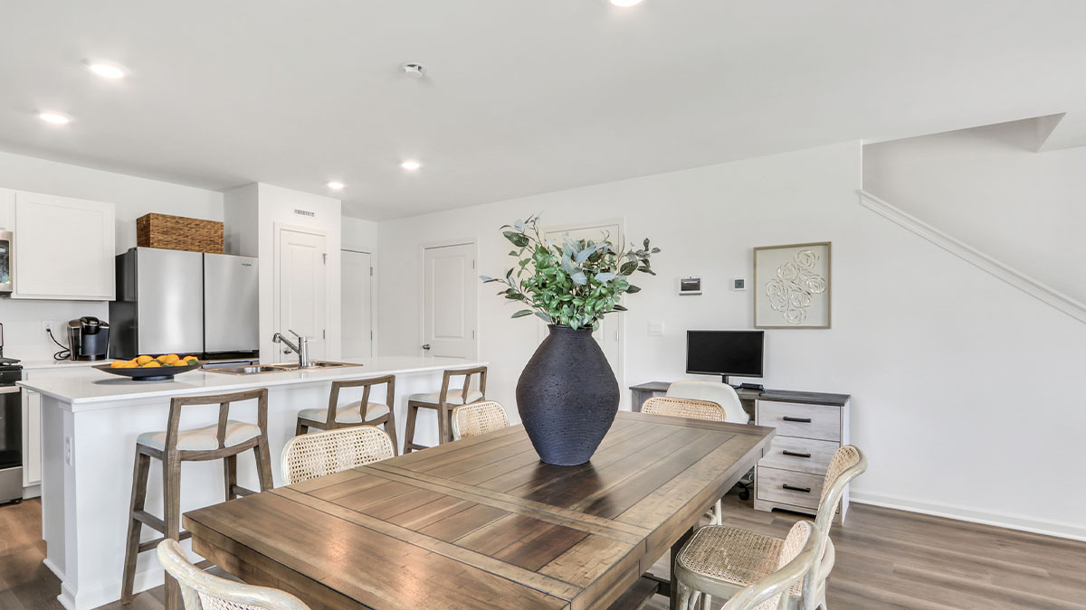 Richmond-model-Canopy-Hill-dining-room