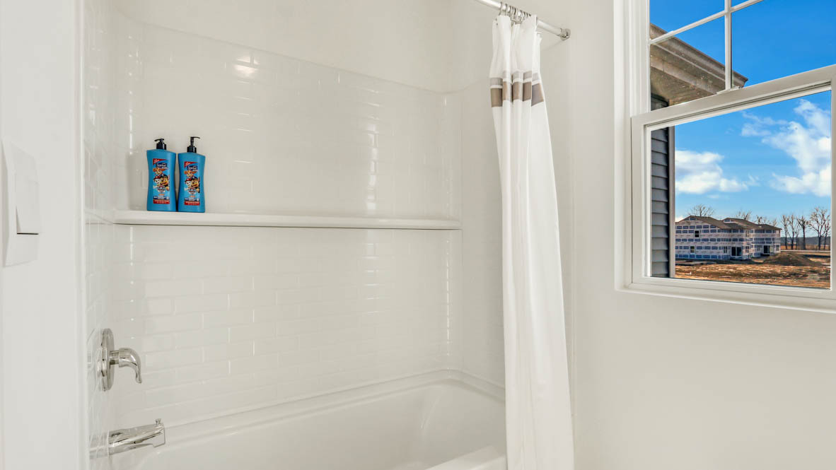 secondary upper level full bathroom