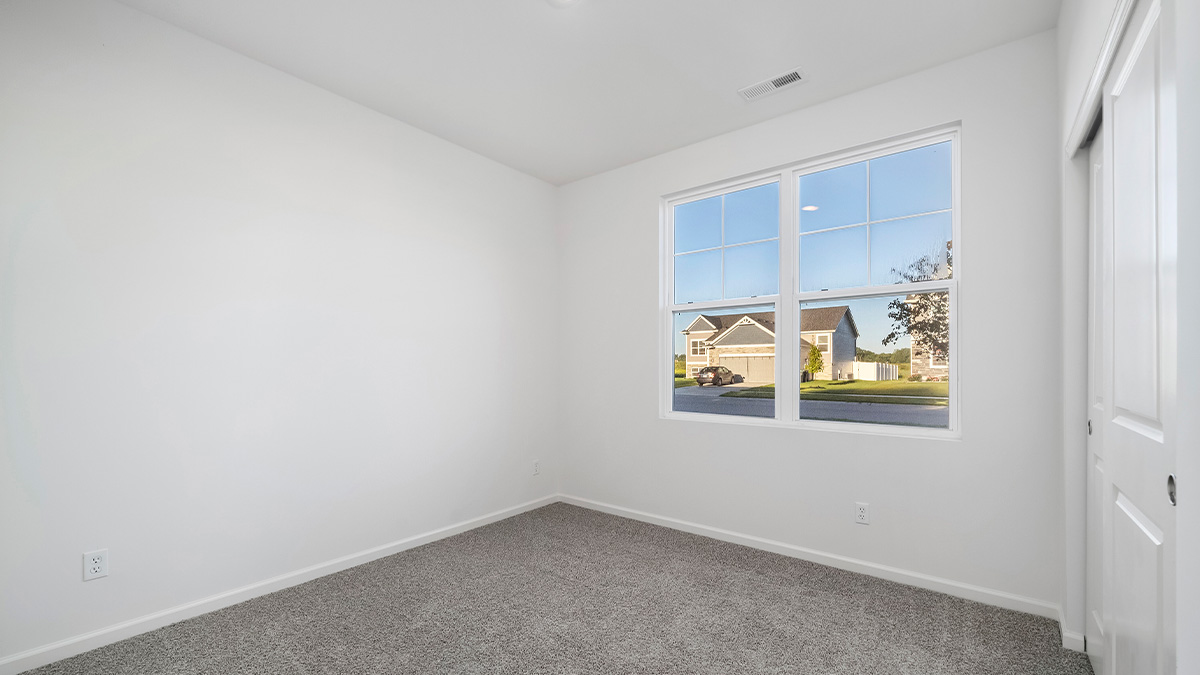 bedroom with carpeted flooring