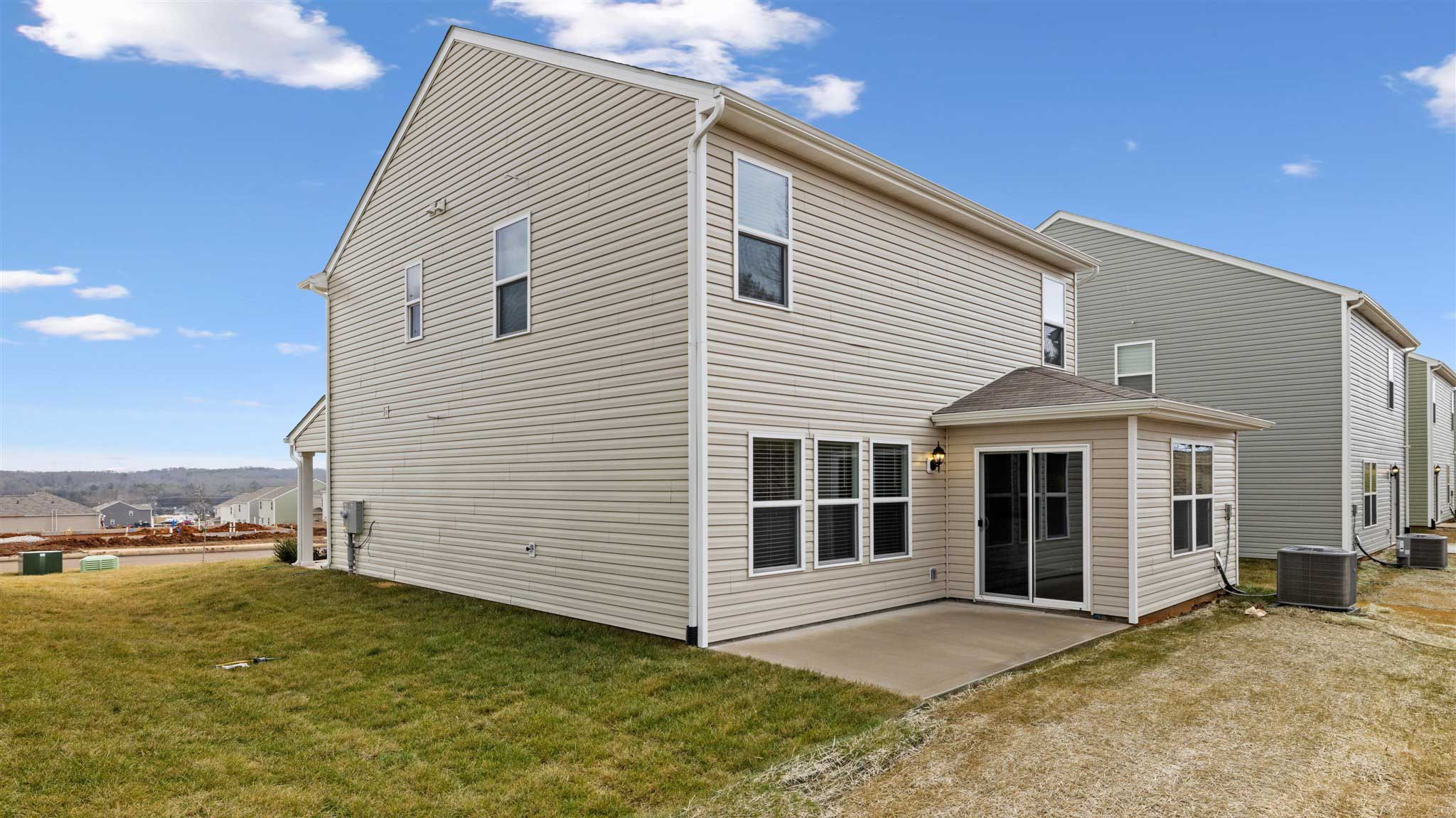 Exterior of the Edmo plan showing the side of the home.