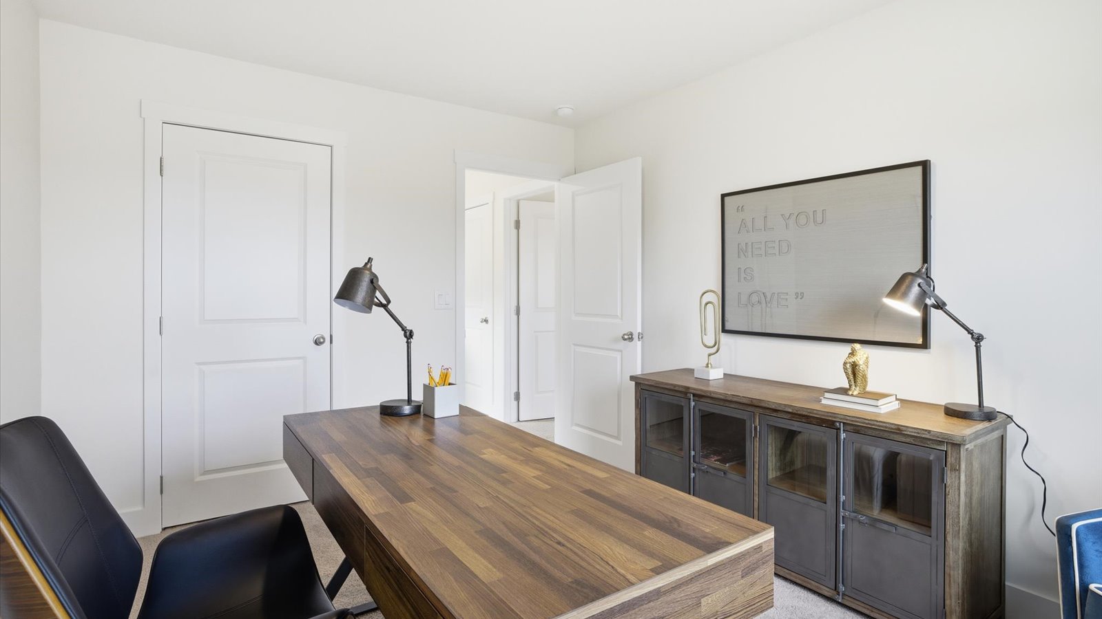 Aisle plan home interior