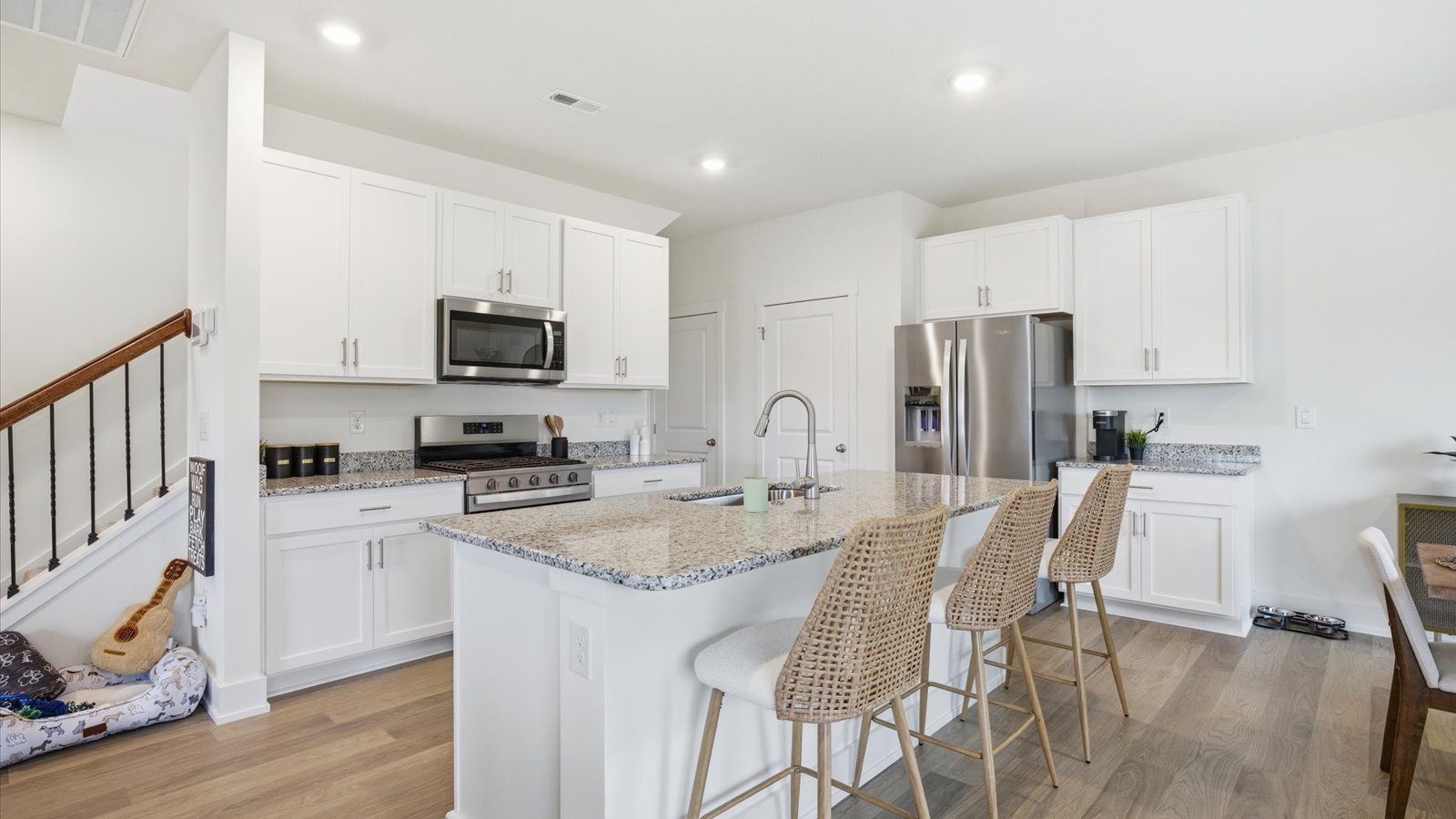 Aisle plan home interior
