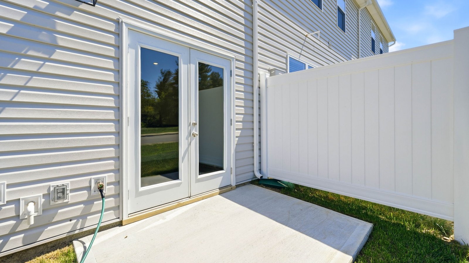 Altamont Exterior