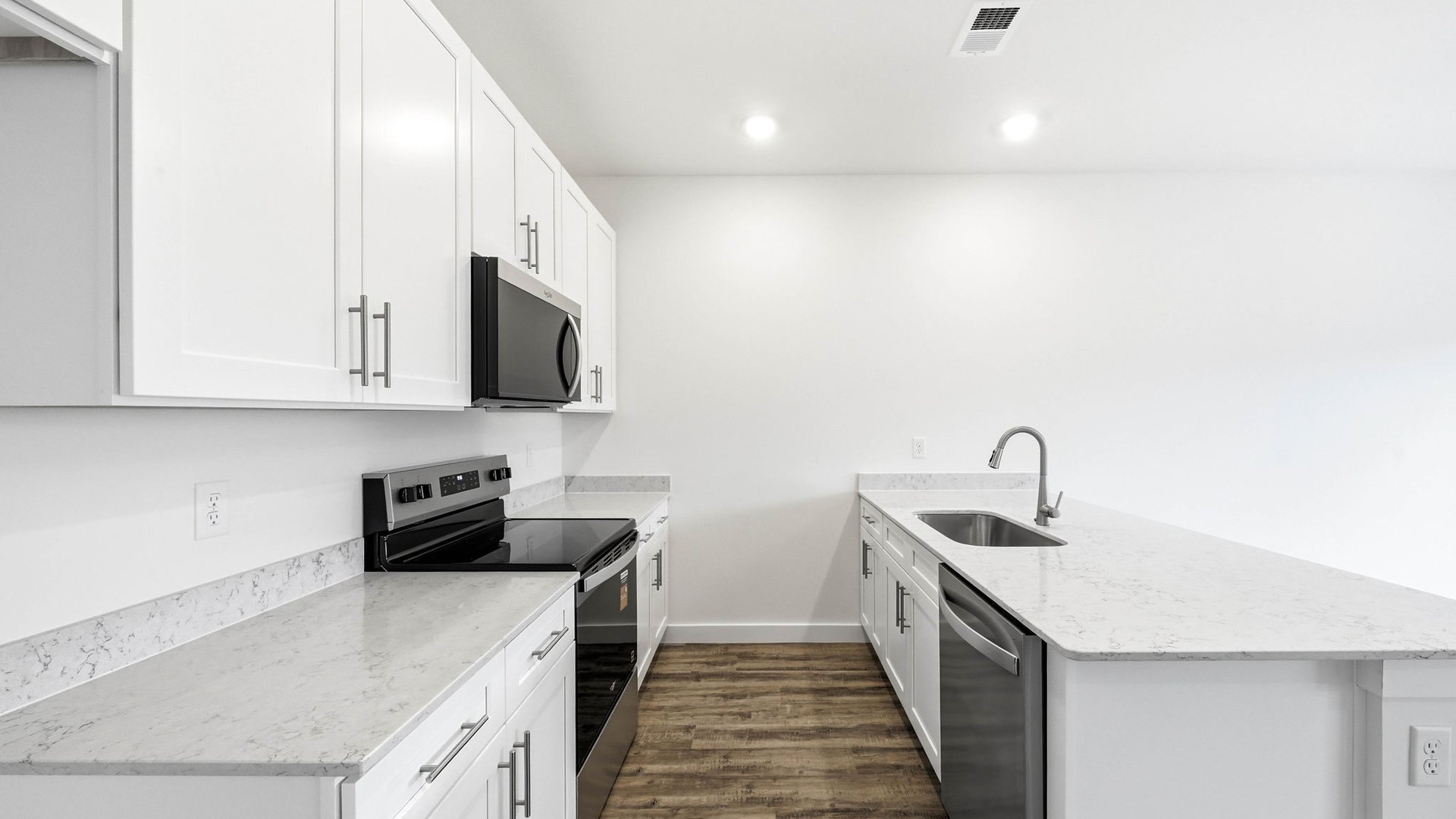1182 Wenna Way exterior