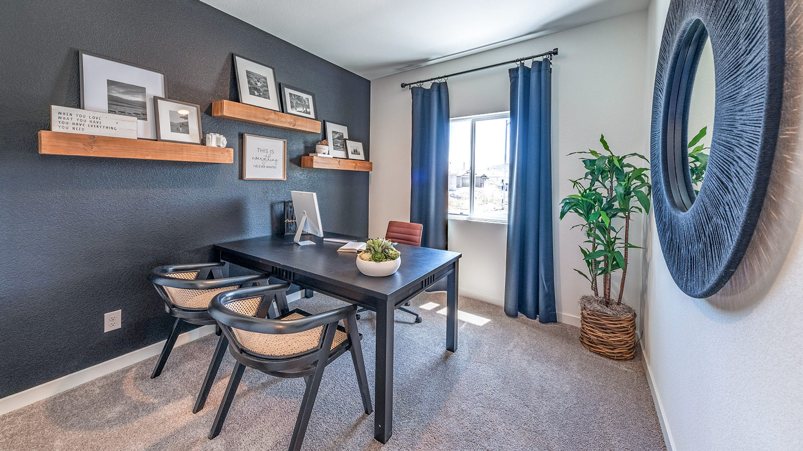 Office space in secondary bedroom