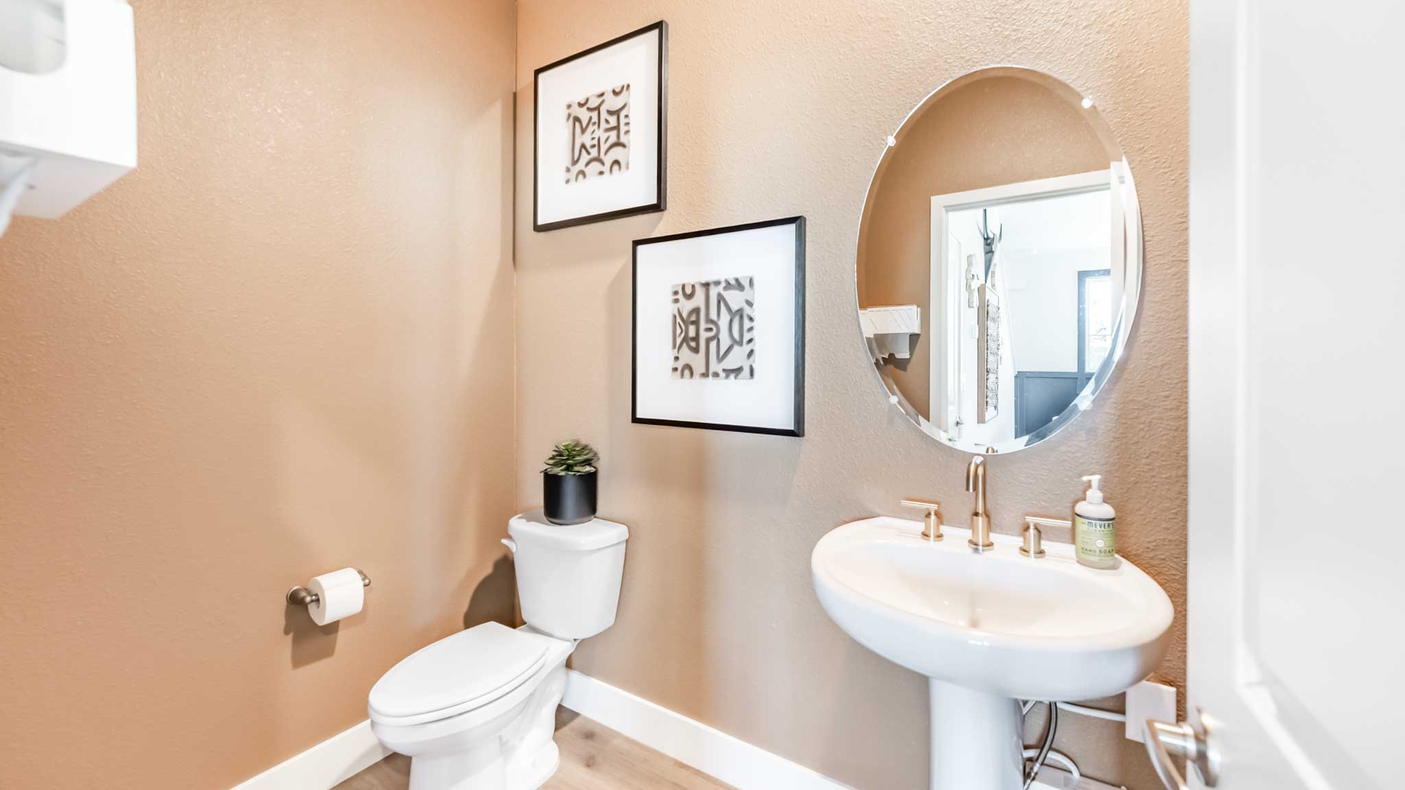Half bathroom on the first floor for guests