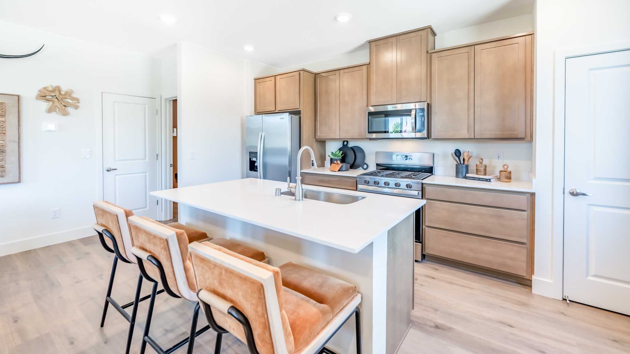 Kitchen island with quill cabinets and pantry