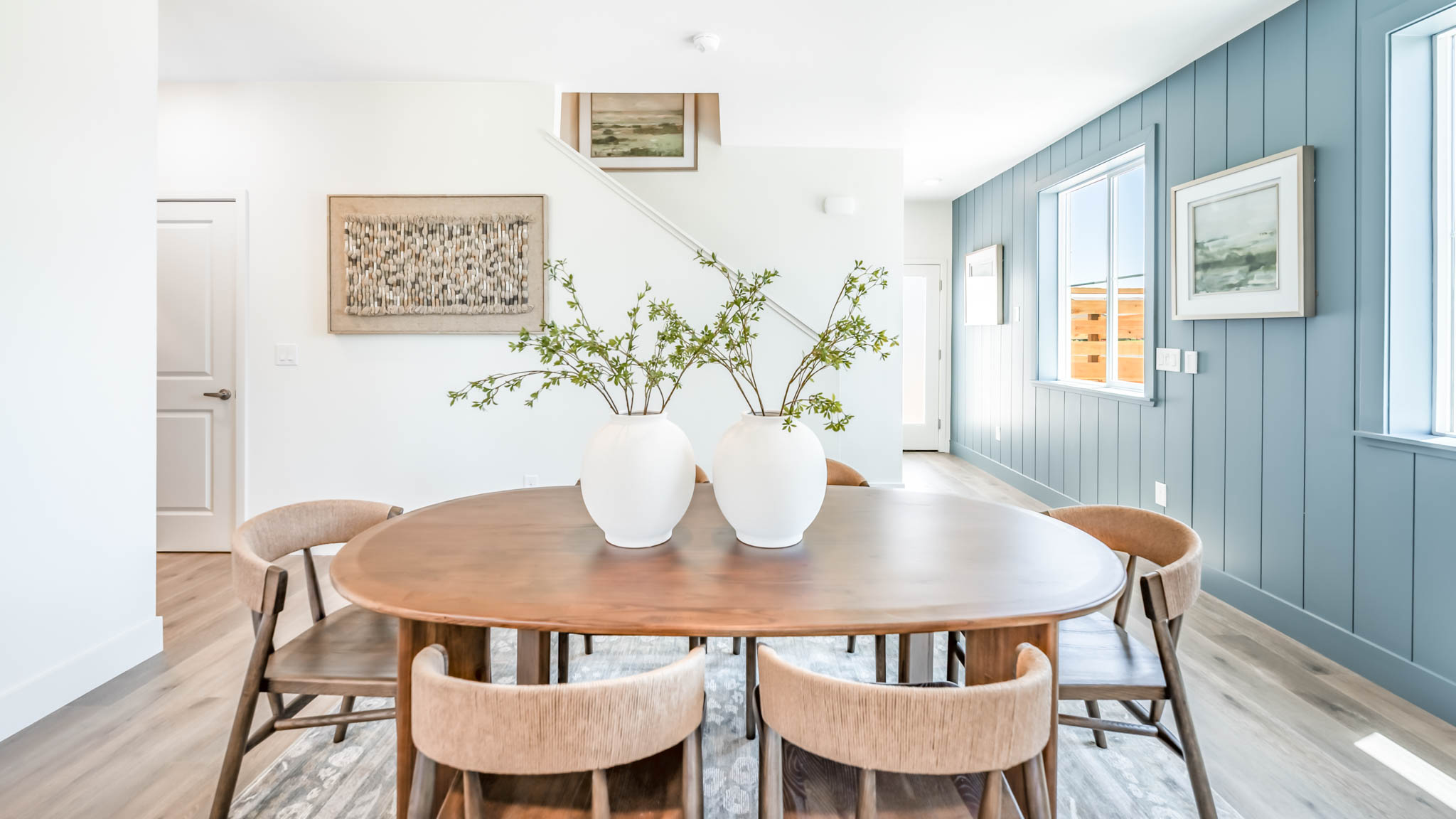 Dining area with enough room for 6 chairs