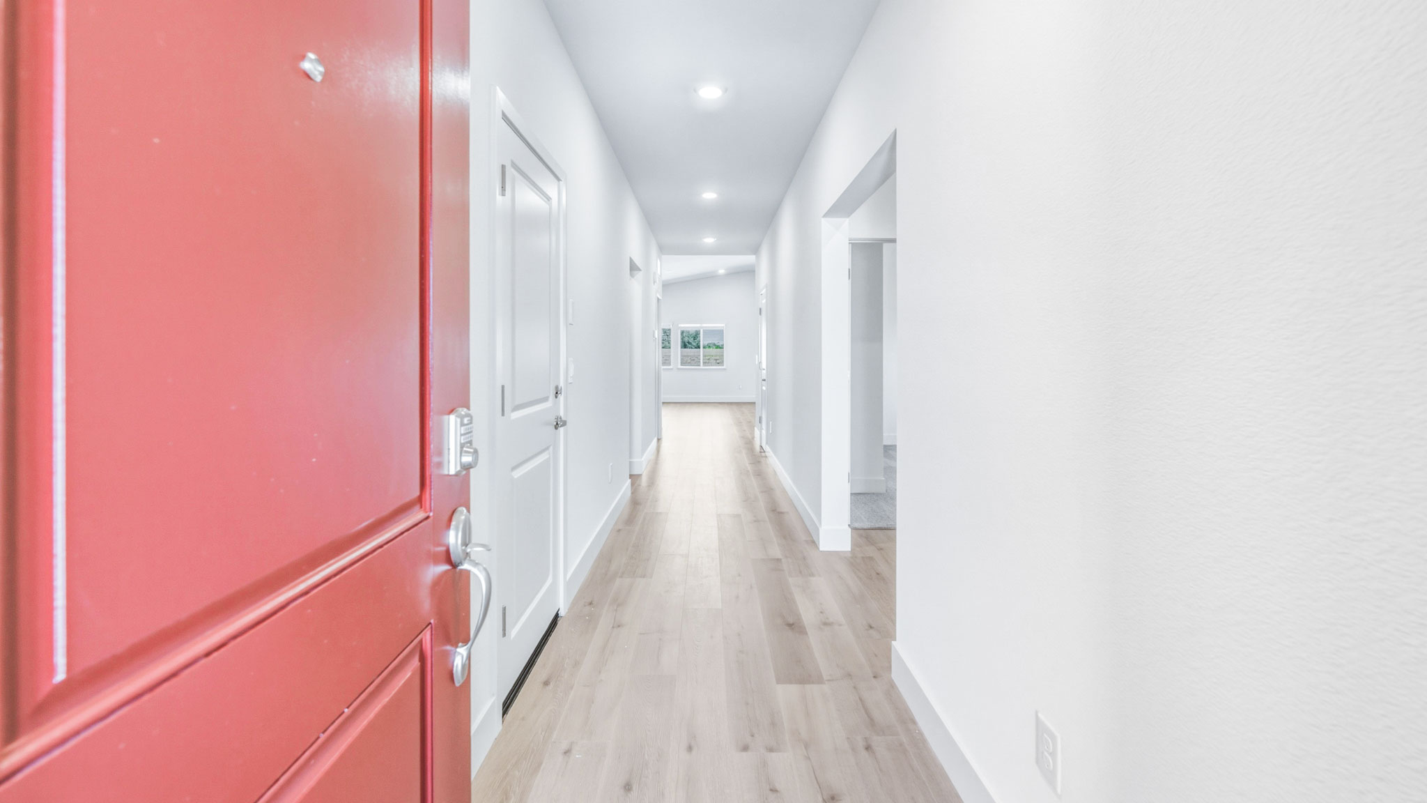Entry to the Almanor floorplan