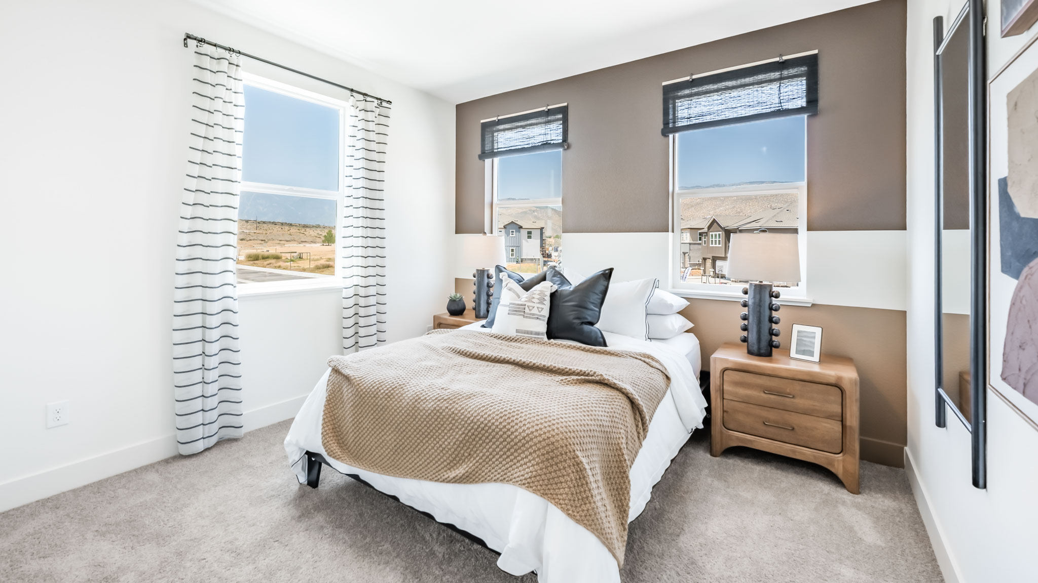Secondary bedroom with large windows and plenty of light