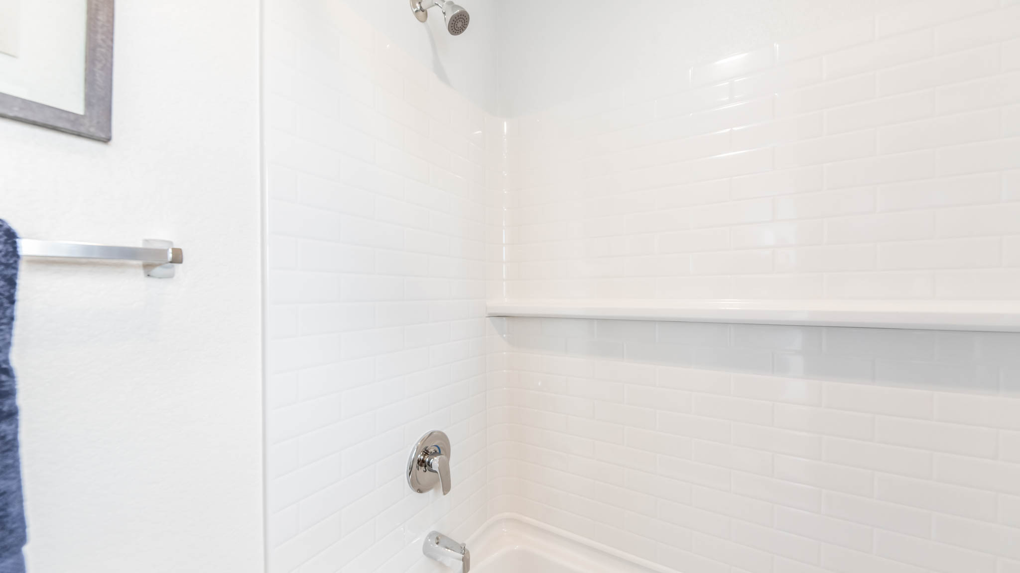Shower tub combo in secondary bathroom