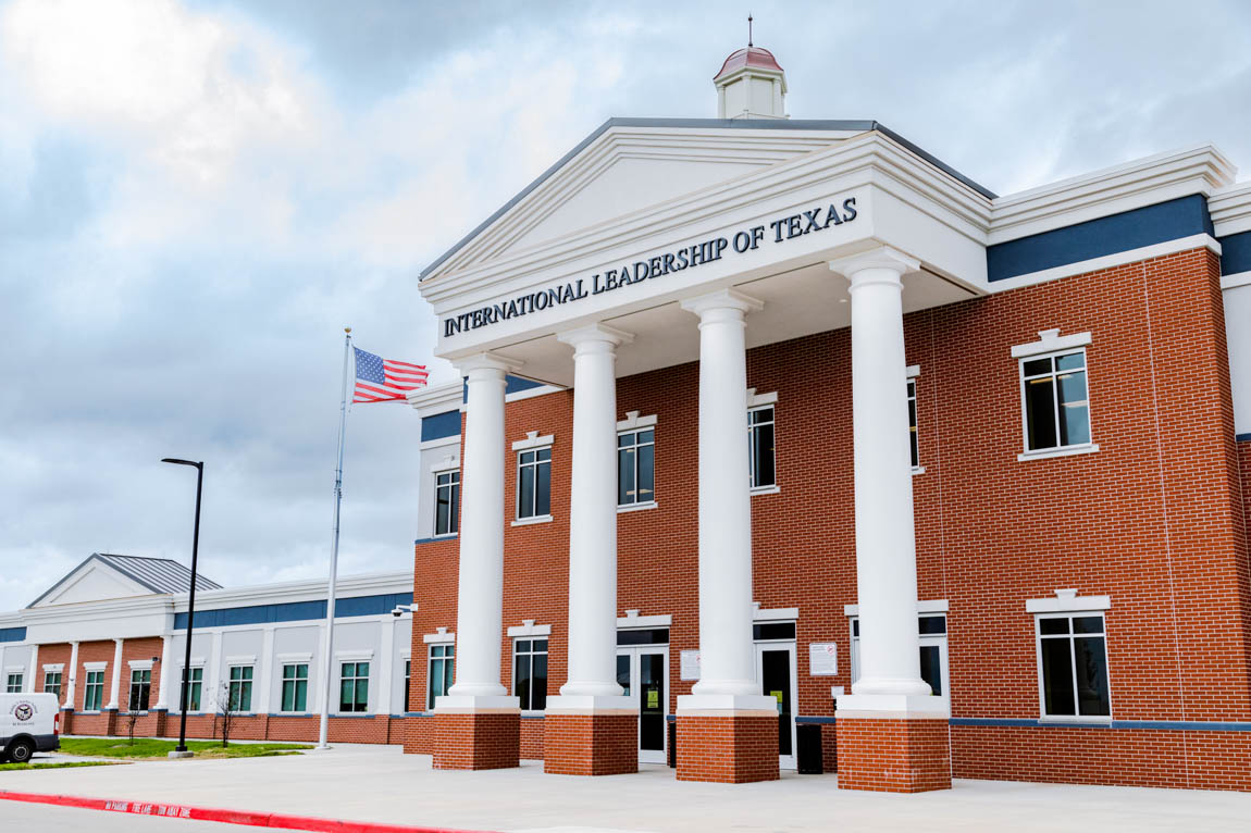 New Homes in Santa Fe Cleveland, TX D.R. Horton