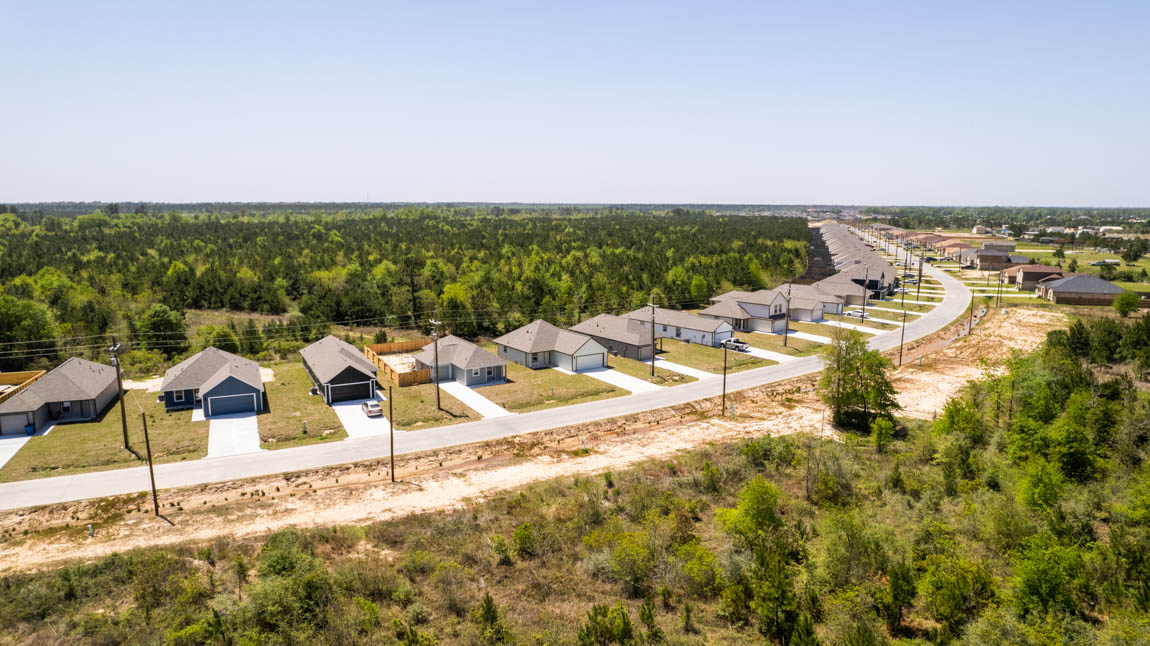 New Homes in Santa Fe Cleveland, TX D.R. Horton