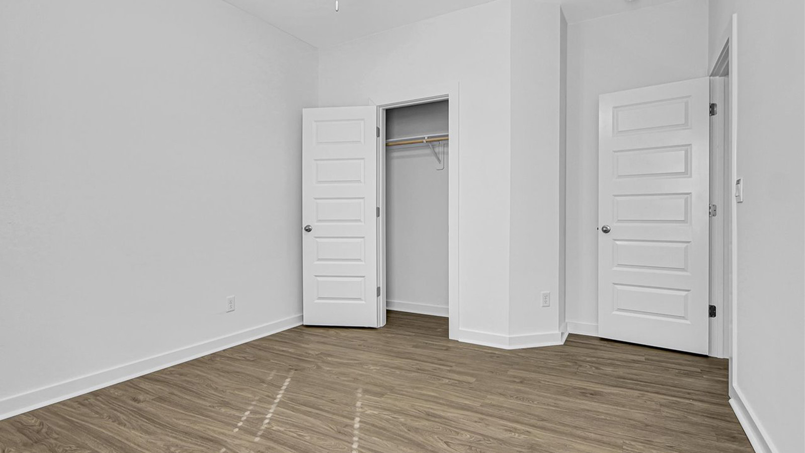 Guest bedroom closet