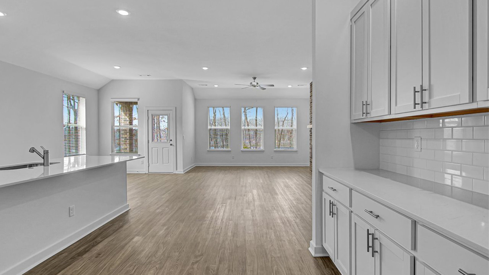 Kitchen dining