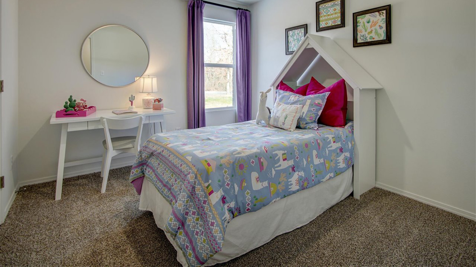 Guest bedroom