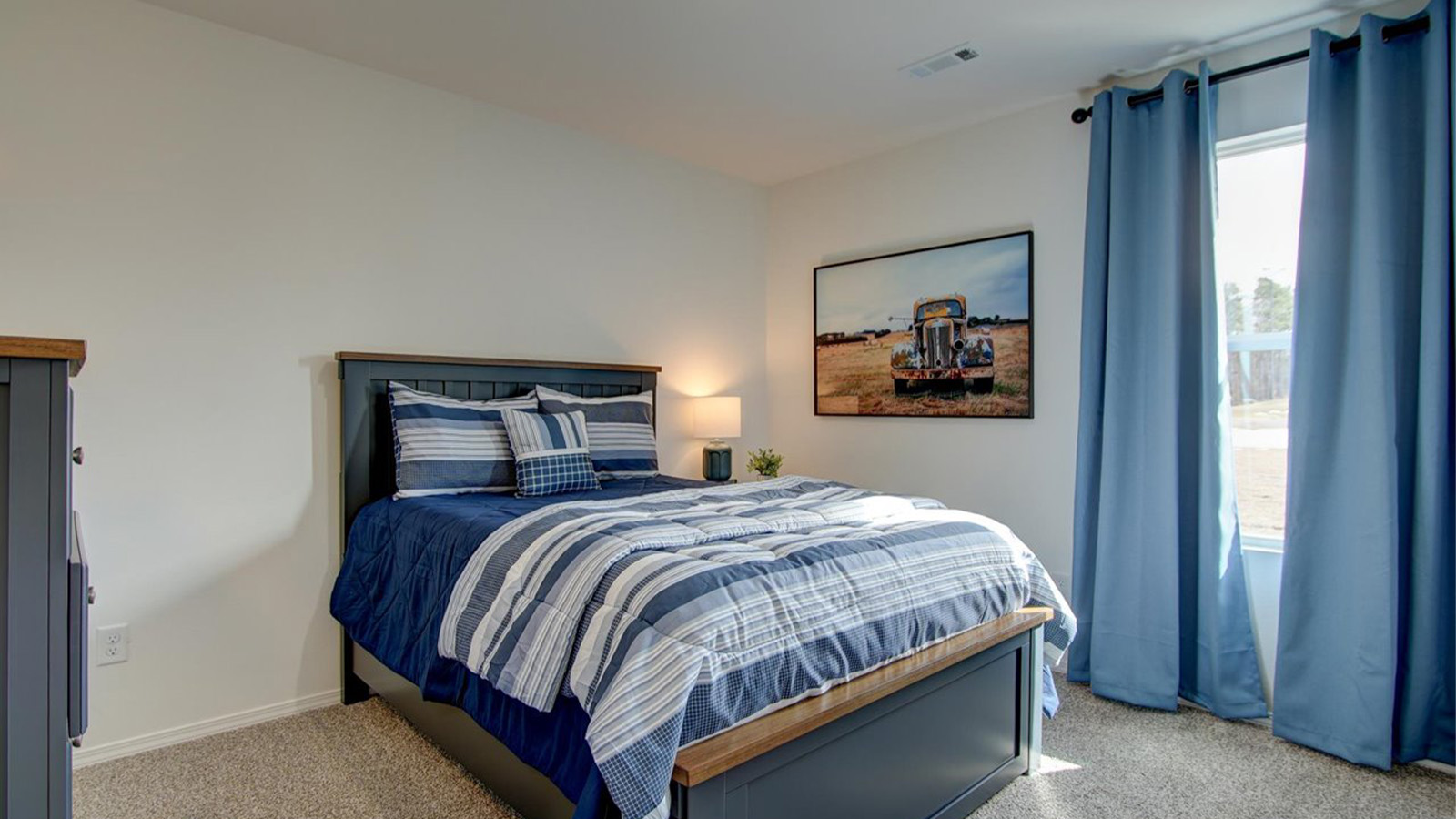 Guest bedroom