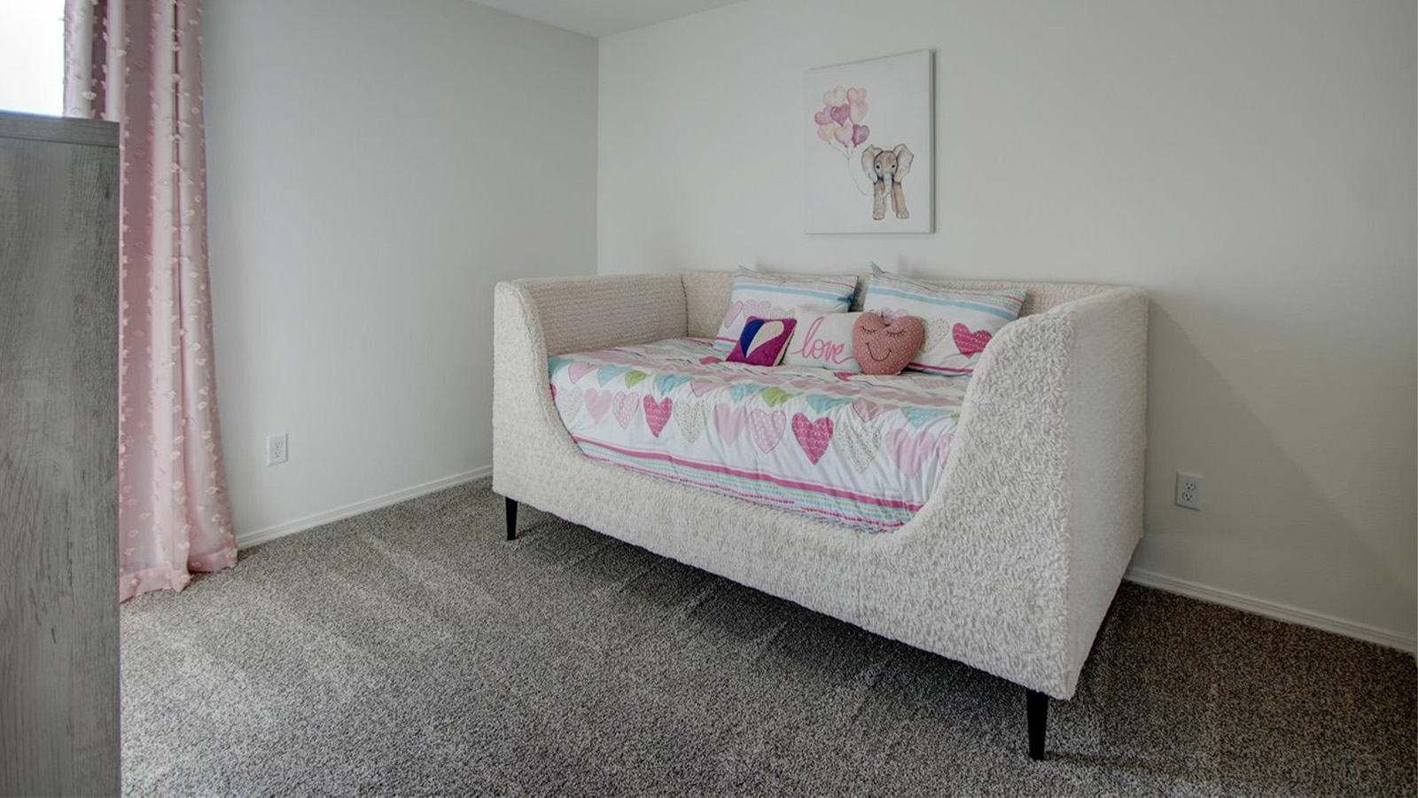 Guest bedroom