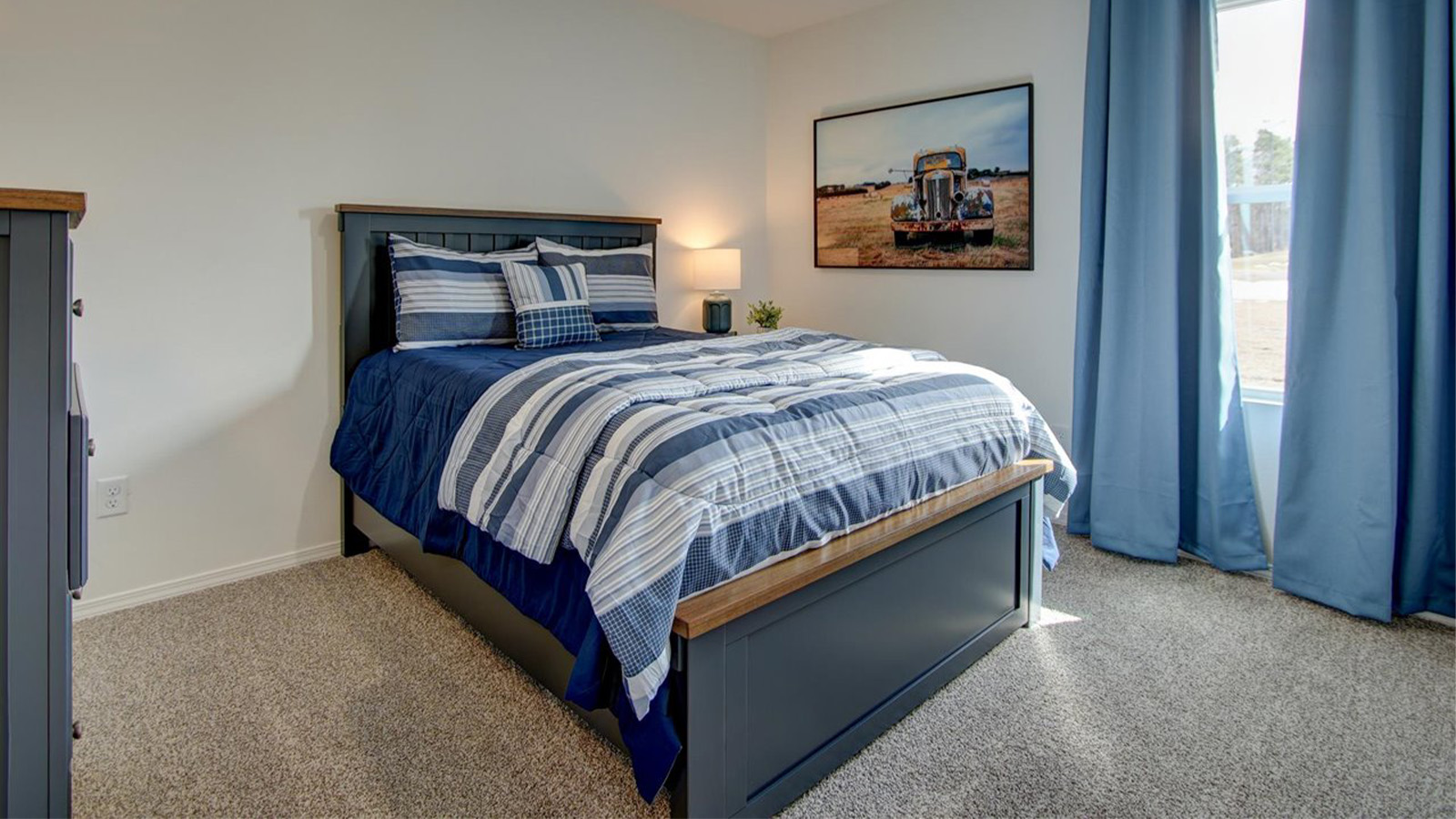 Guest bedroom