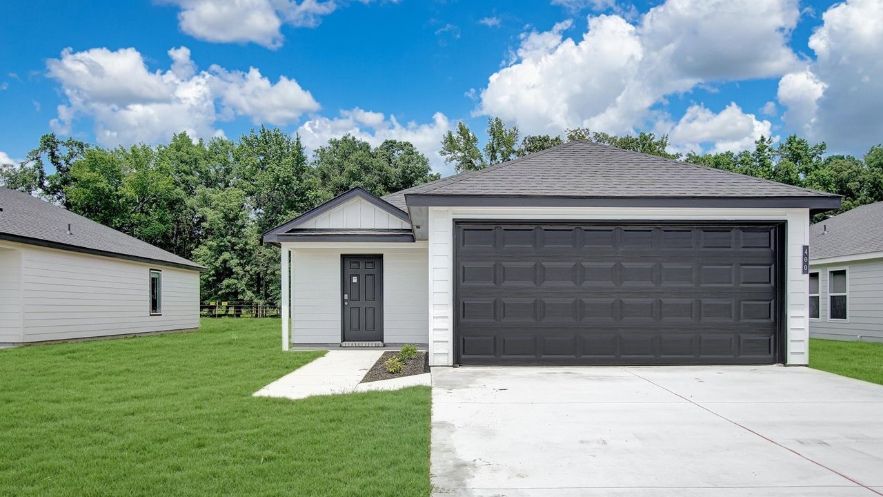 290 Moonlight Graham Boulevard exterior