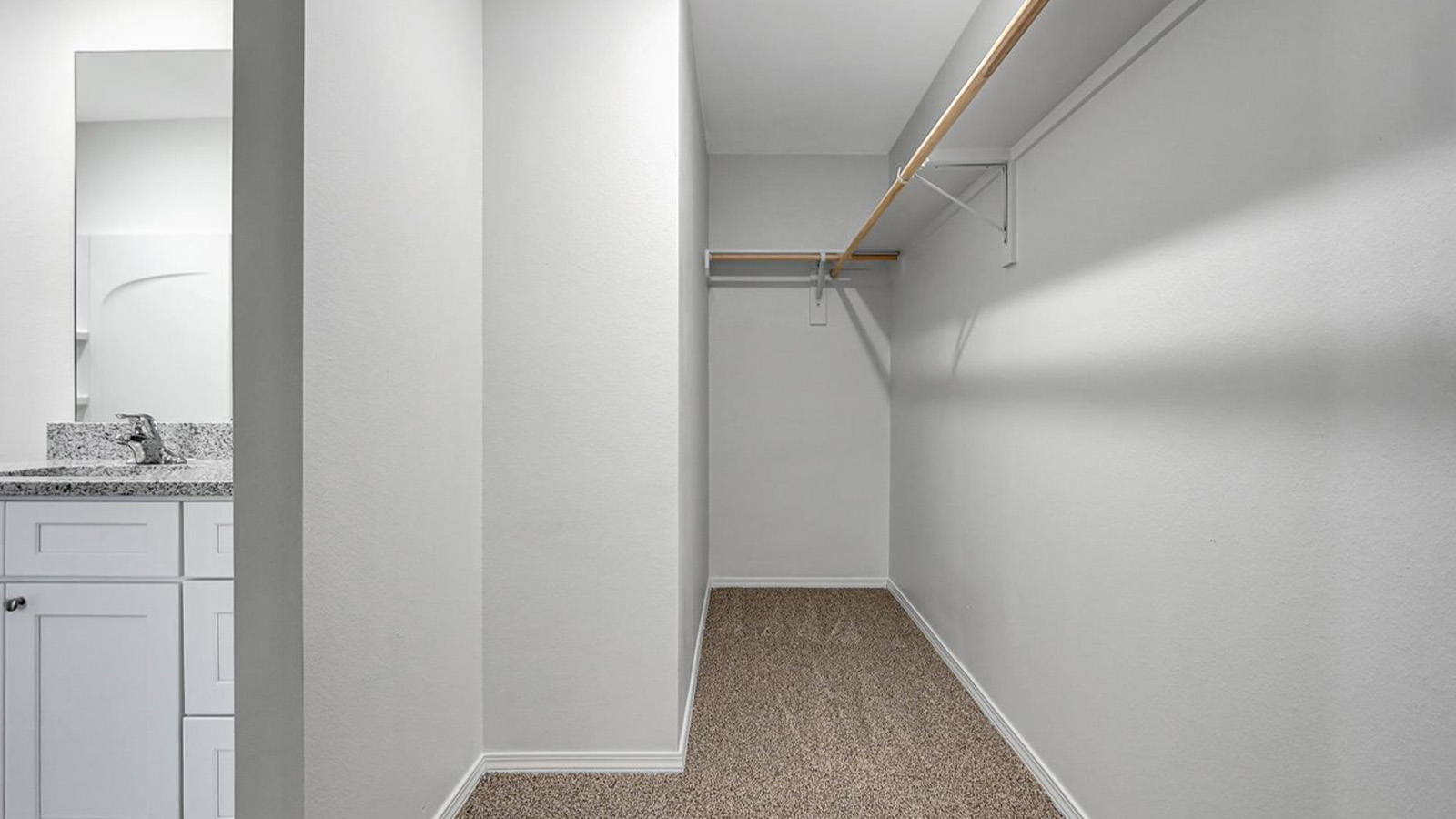 Walk in closet