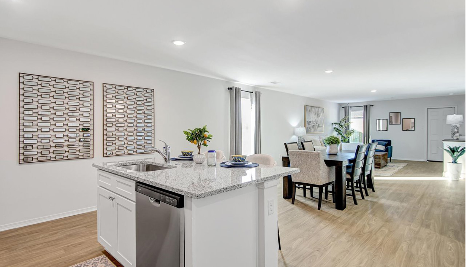 Kitchen bar dining area