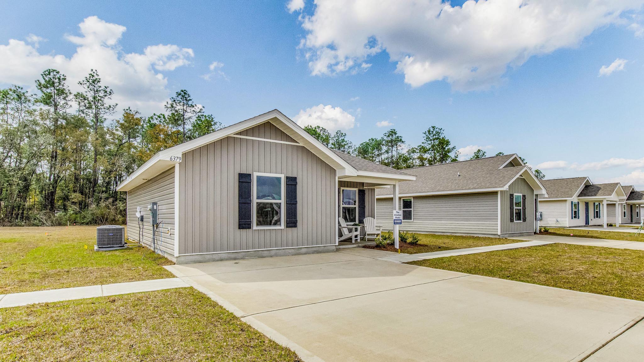 The Allanton with vinyl exterior