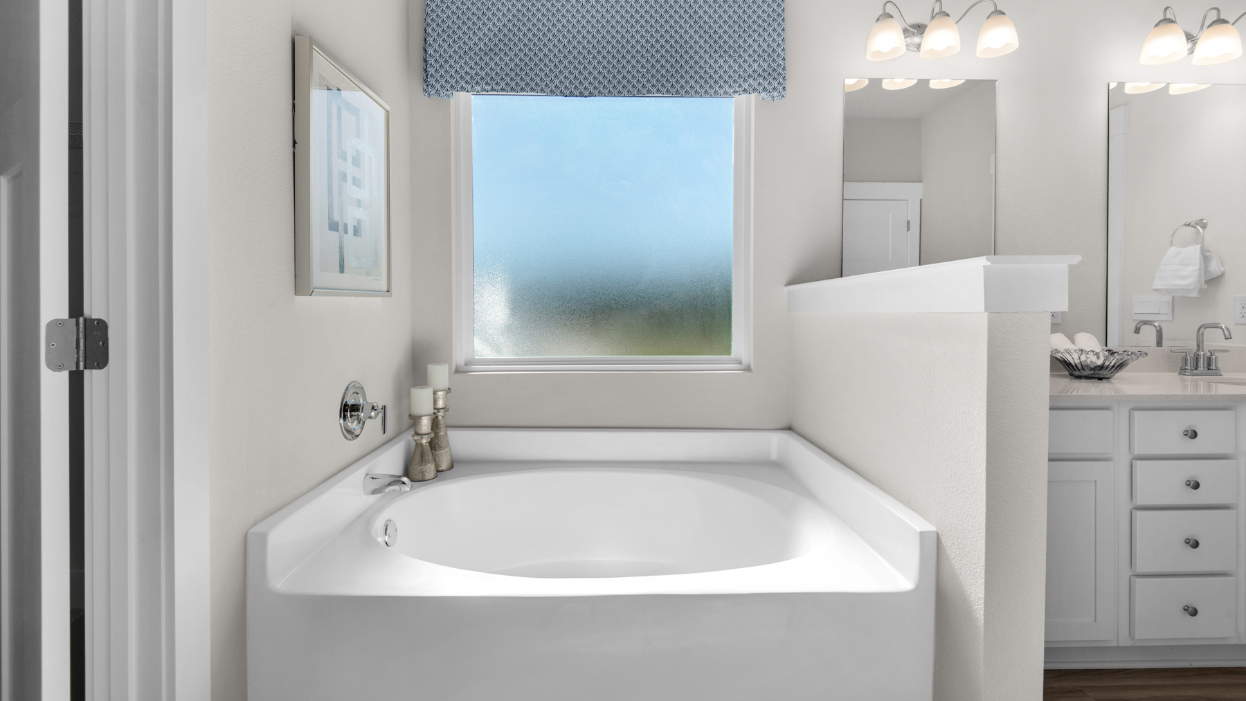 The Destin floorplan primary bathroom soaking tub