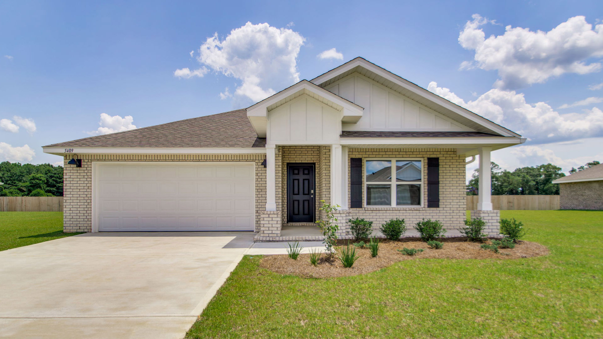 Cali D4 with brick exterior