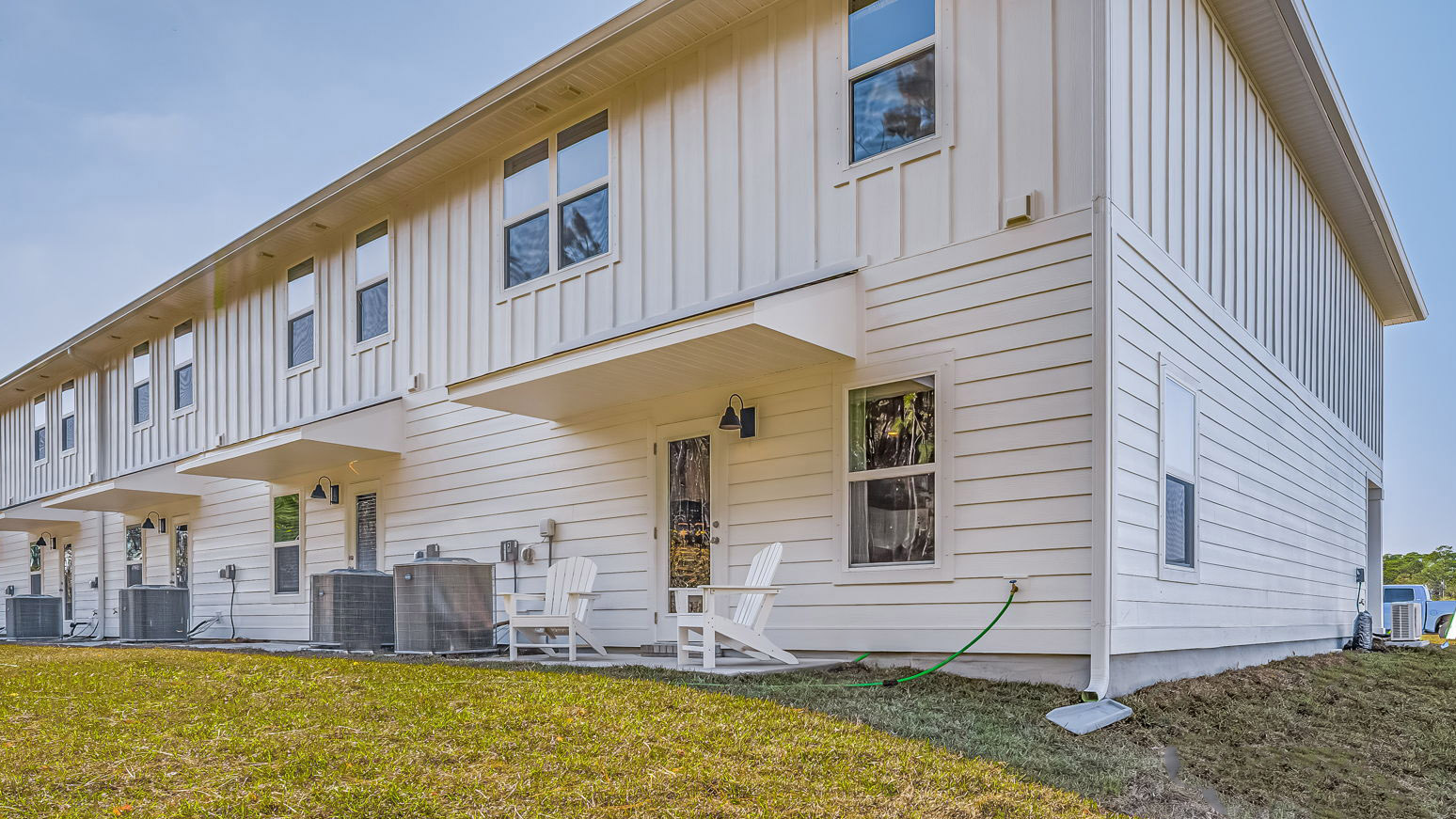 Forest Shores Villas Building with Hardie exterior