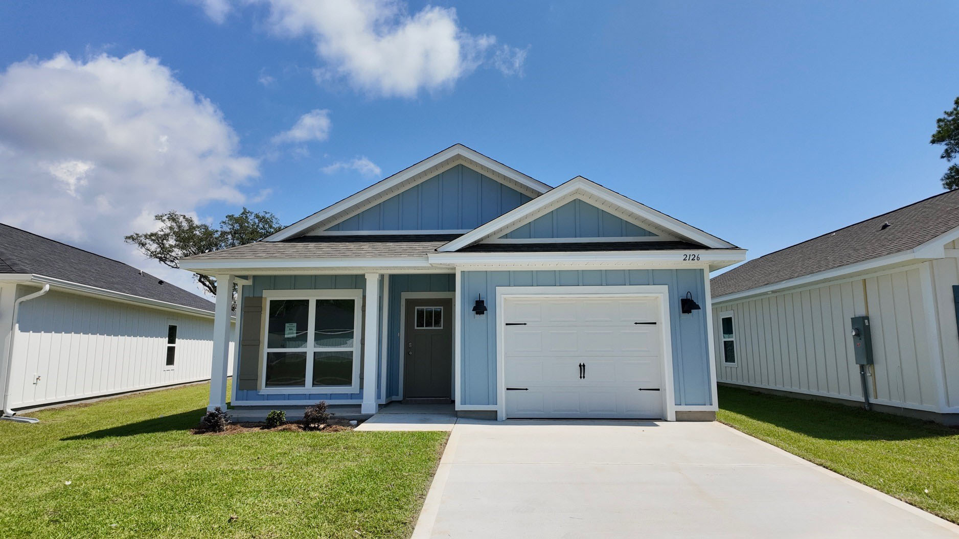 2126 AQUA ST exterior