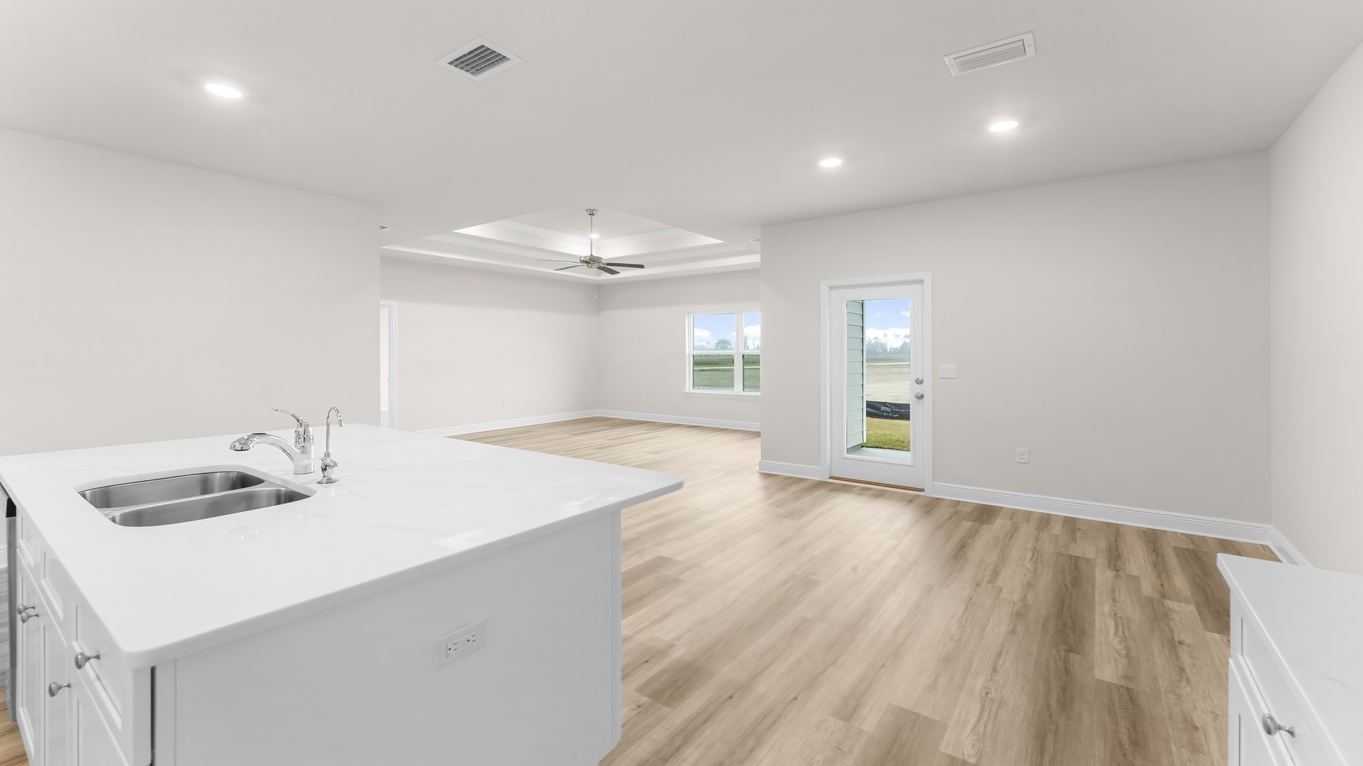 Kitchen and dining area.