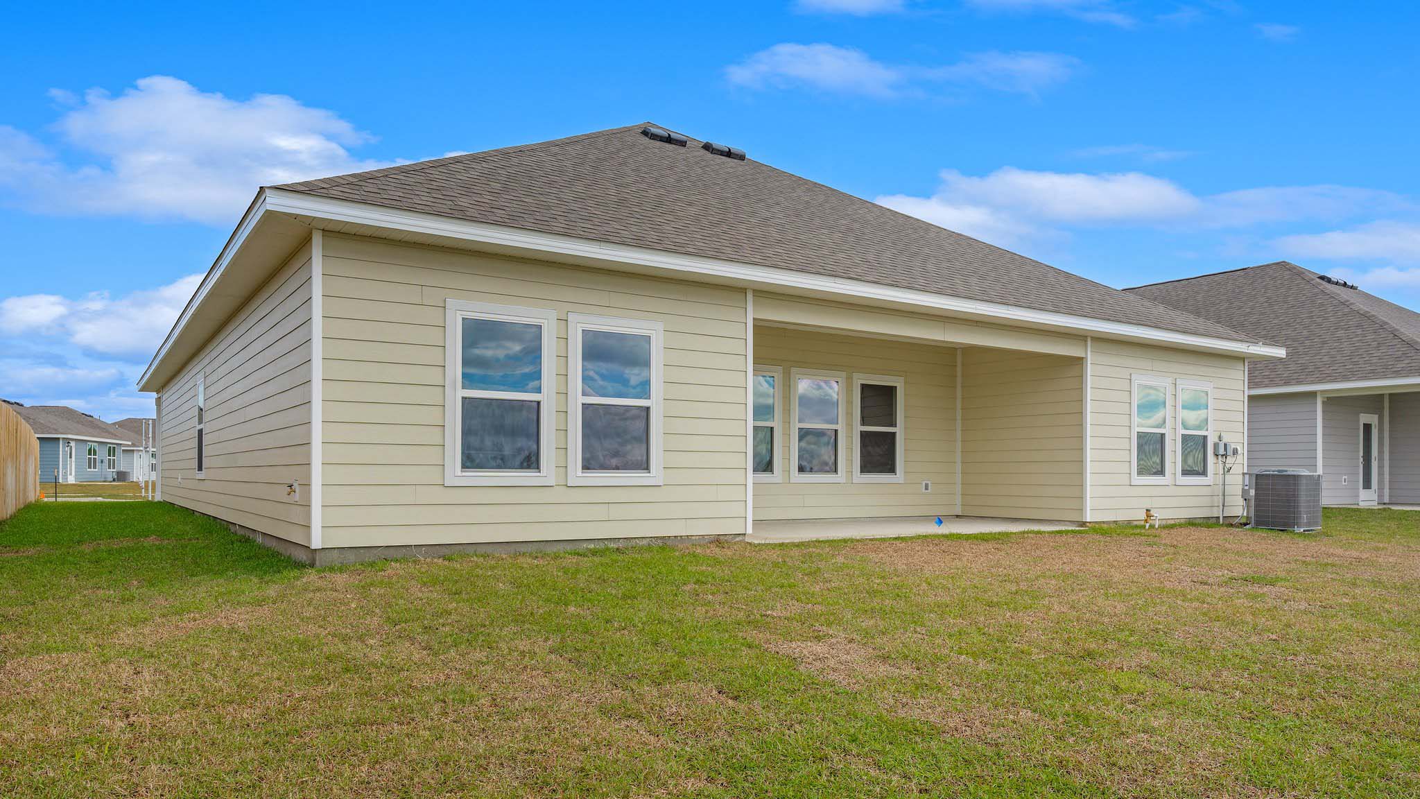 Victoria floor plan rear of home with covered rear patio.