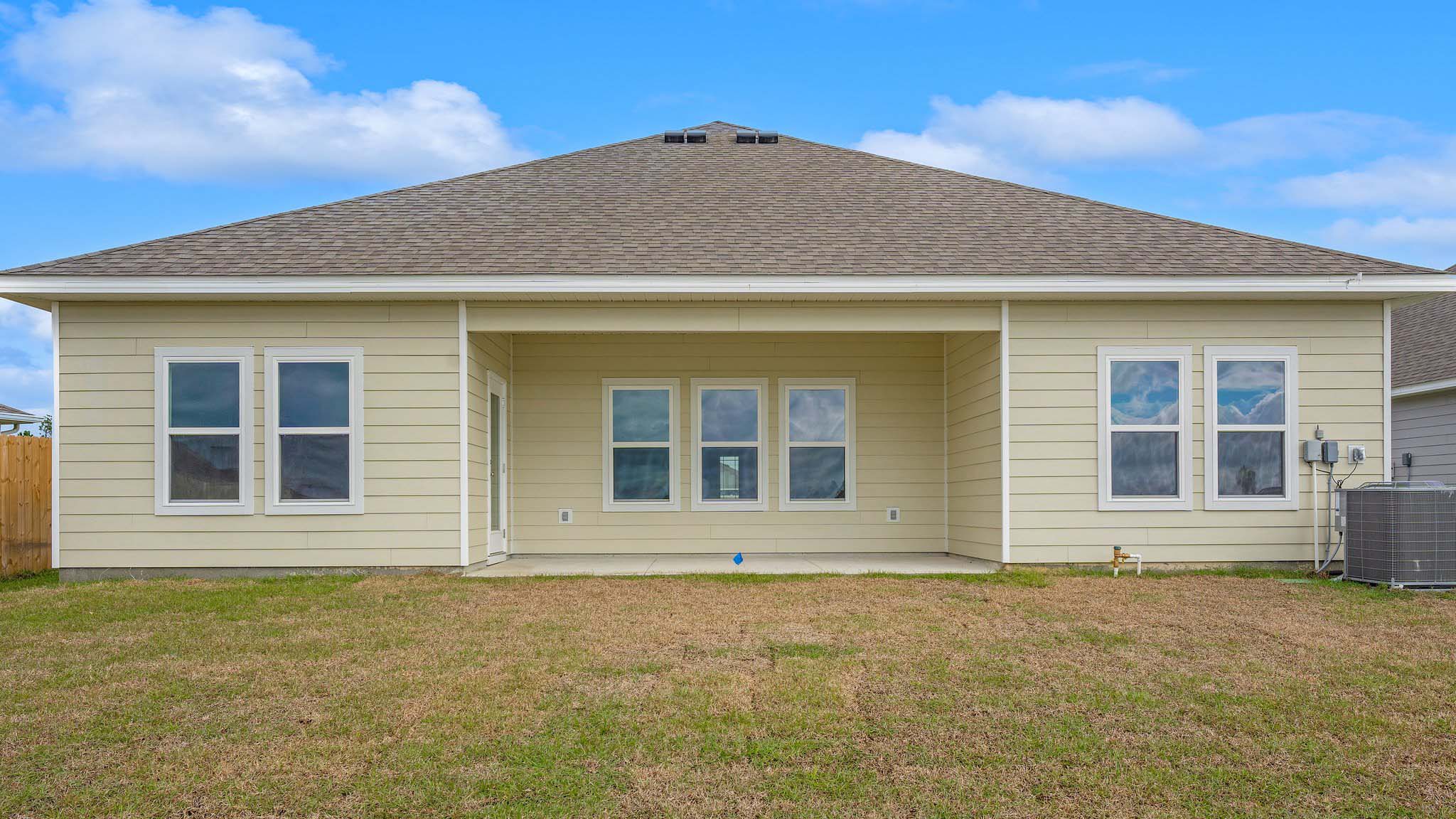 Victoria floor plan rear of home with covered rear patio.