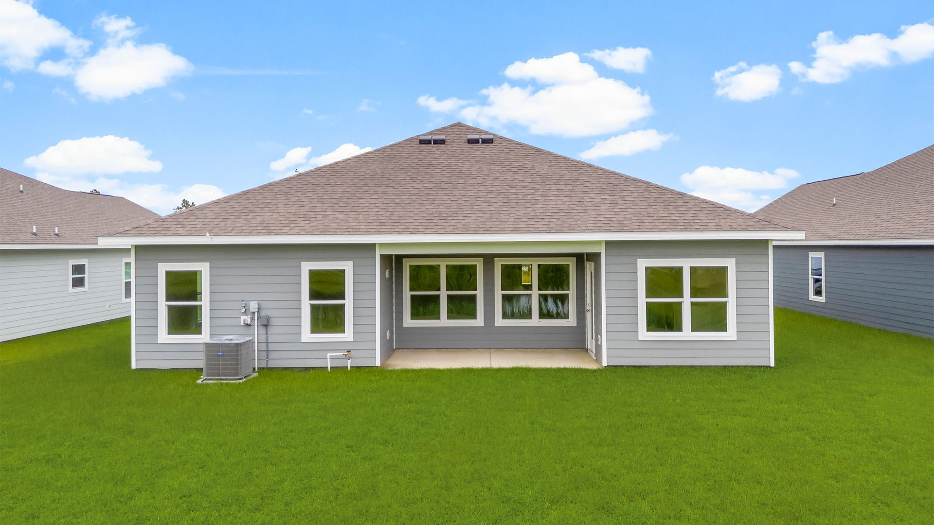 Covered front porch of Madison floor plan.