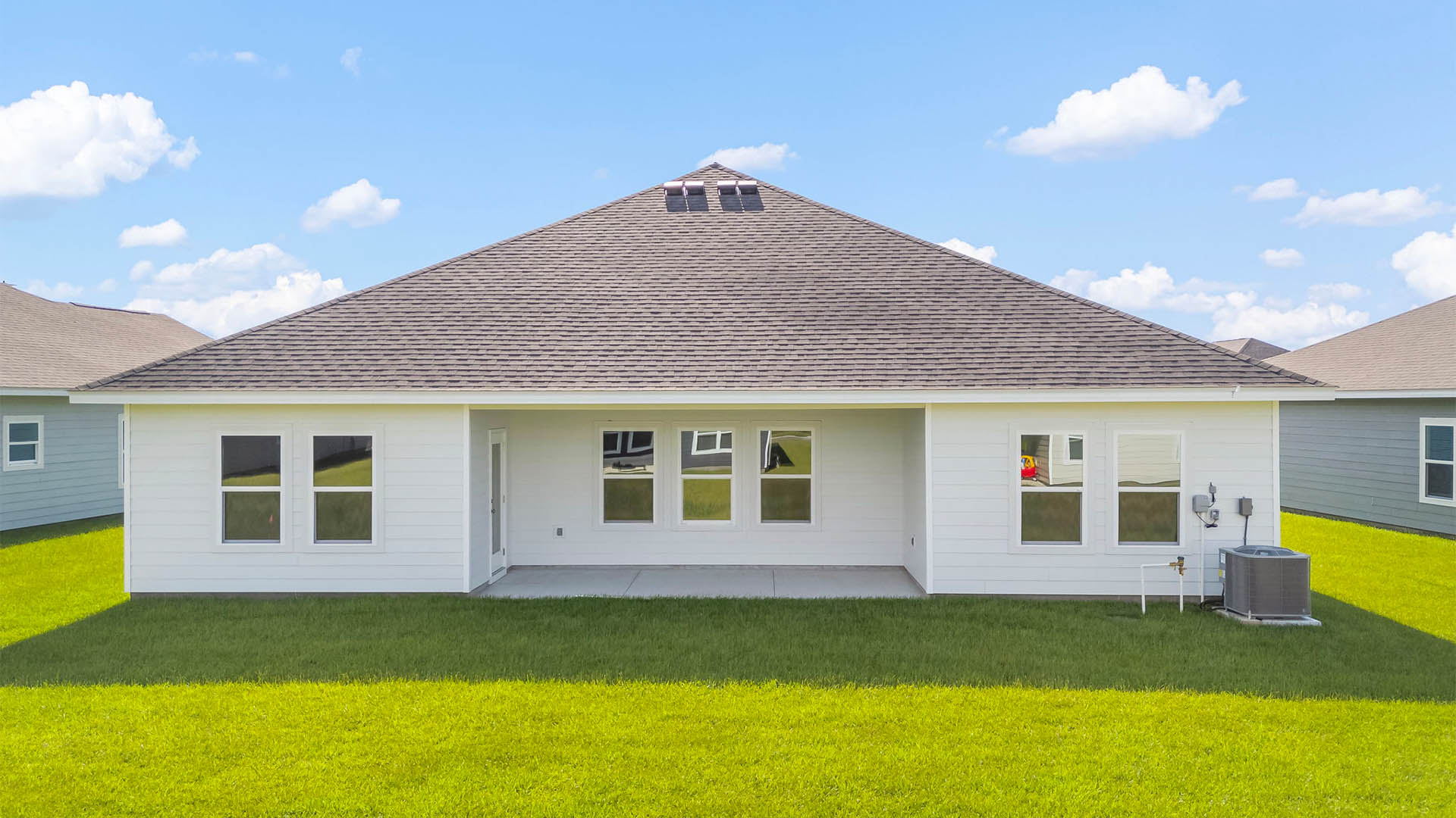 Victoria floor plan rear of home with covered rear patio.