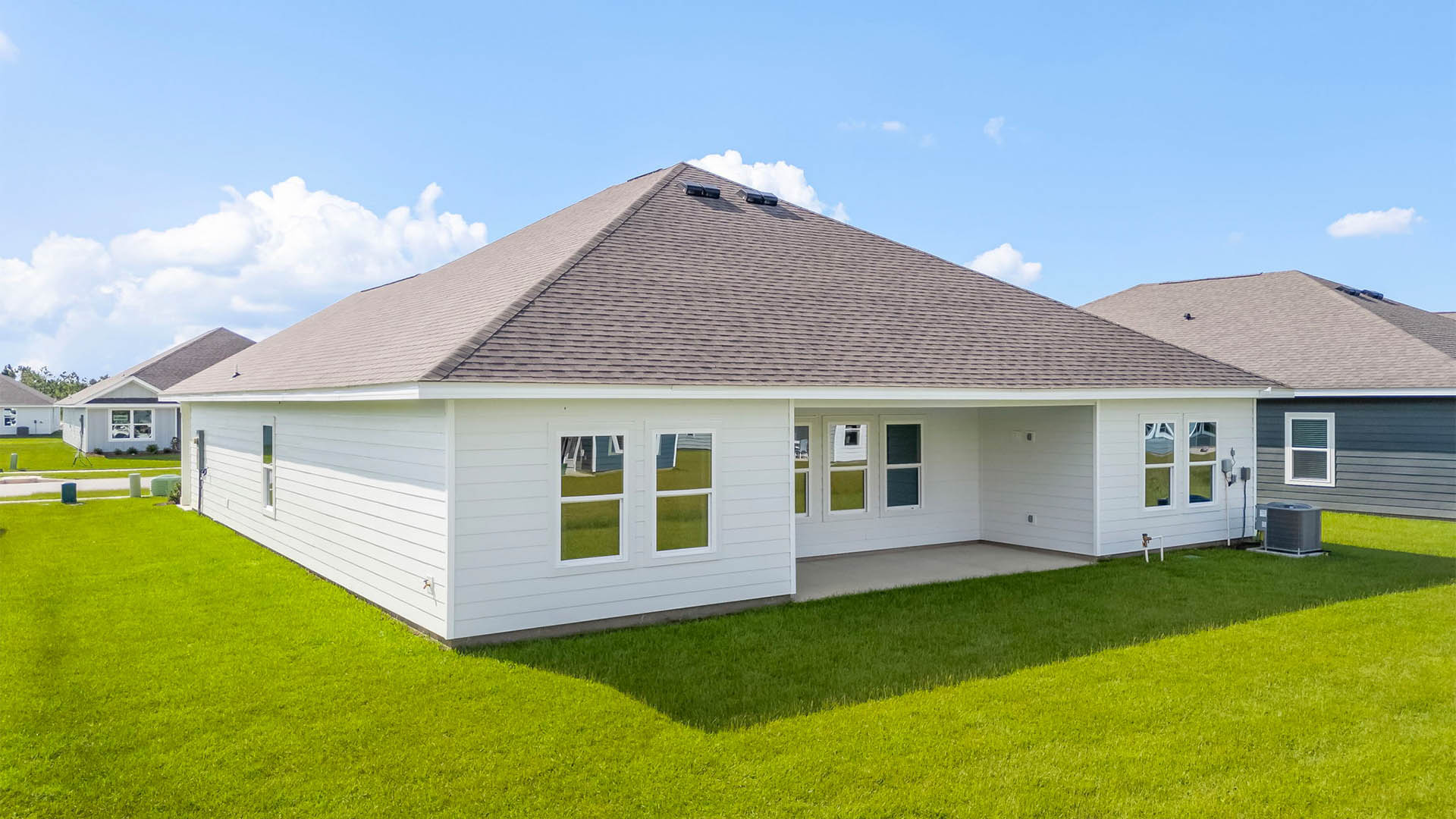 Victoria floor plan rear of home with covered rear patio.