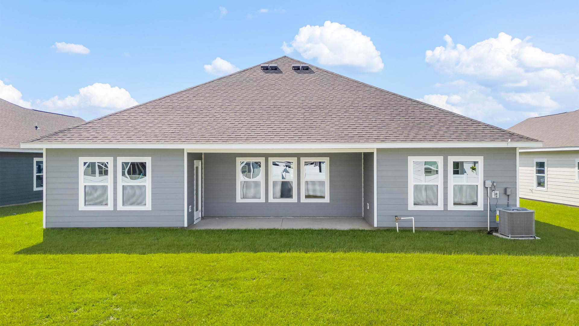 Victoria floor plan rear of home with covered rear patio.