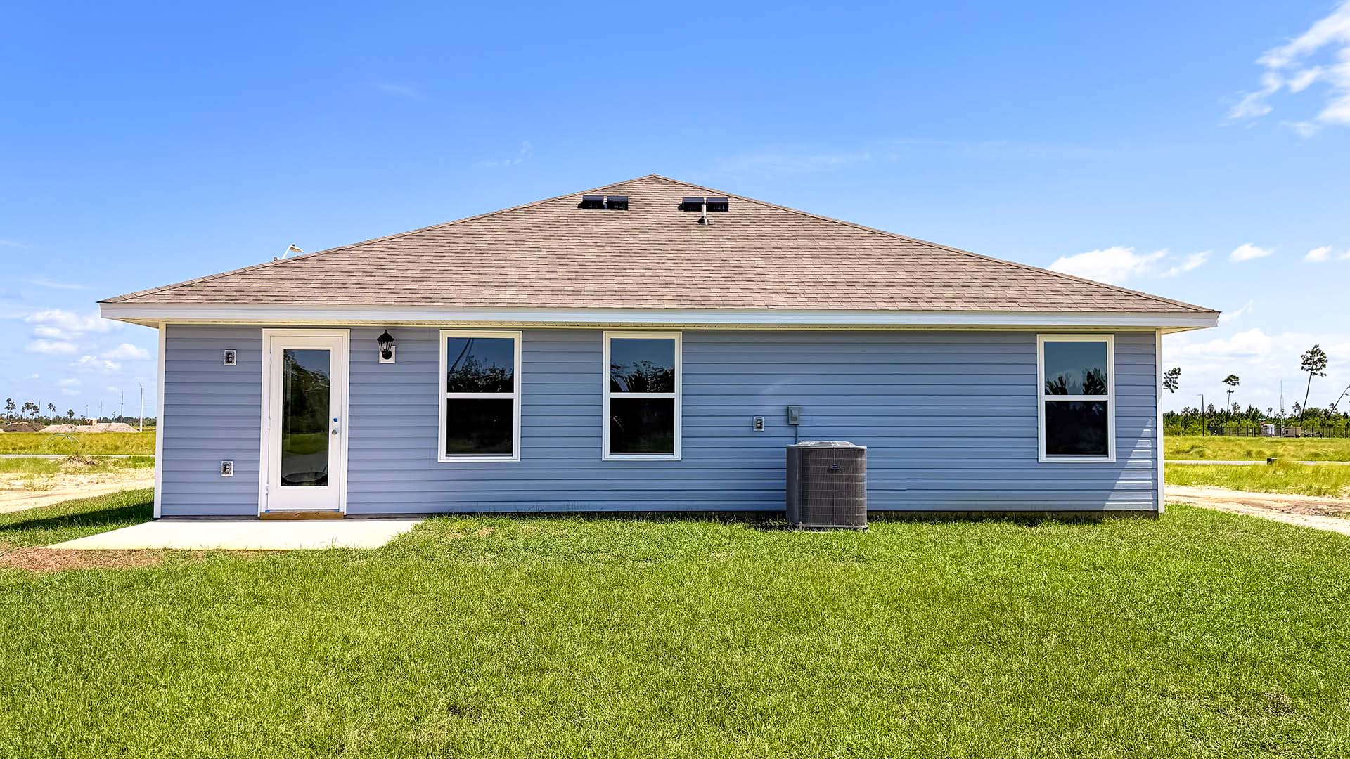 Lismore floor plan rear of home with back patio.
