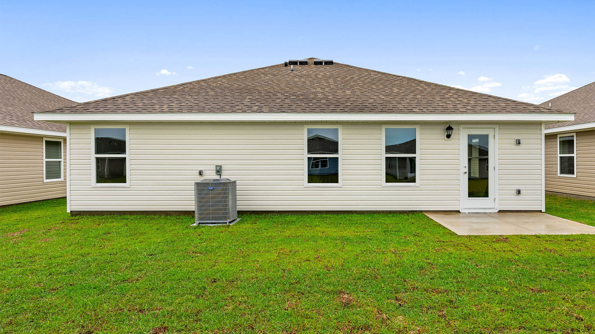 Lismore floor plan rear of home with back patio.