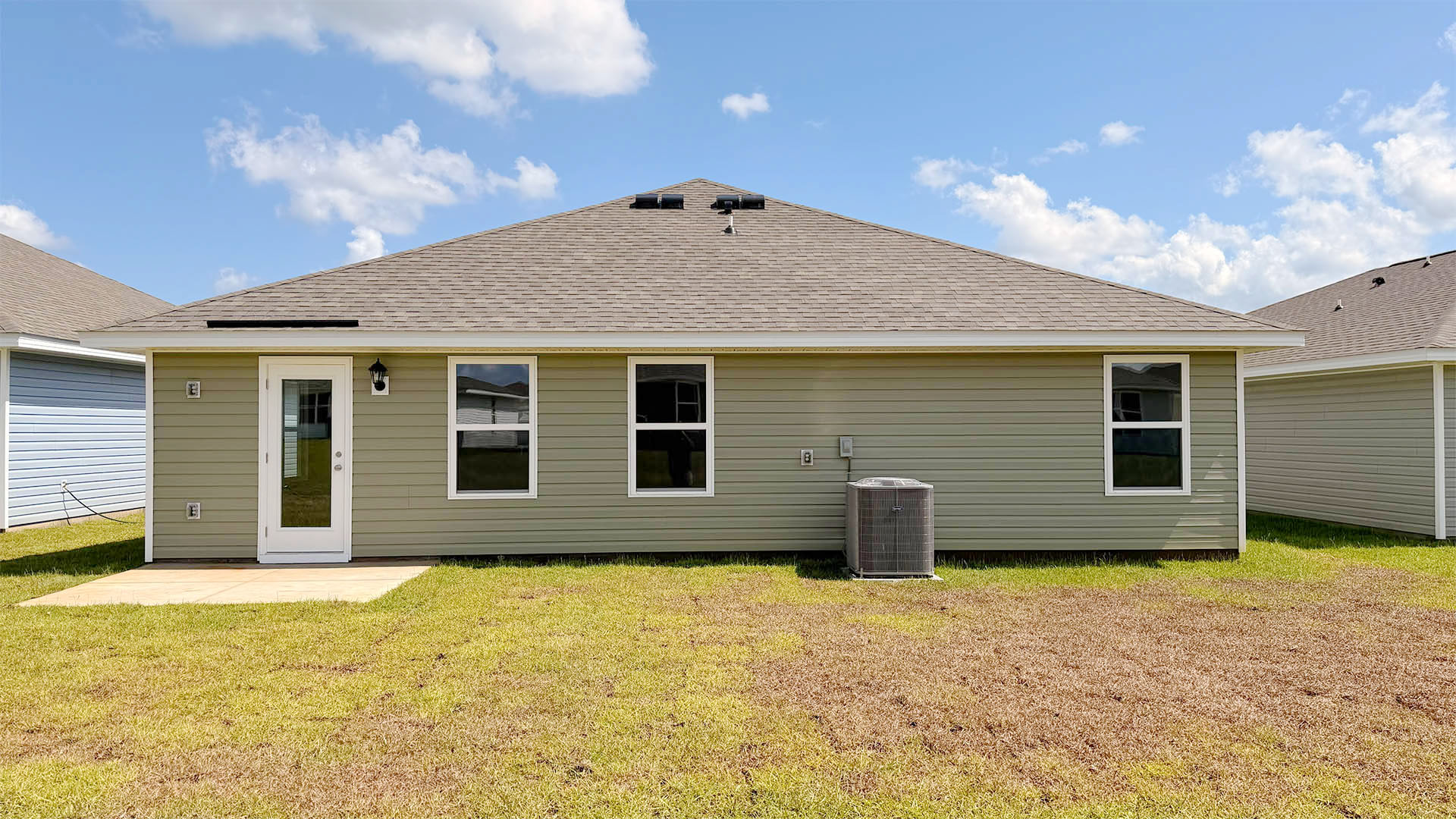 Lismore floor plan rear of home with back patio.