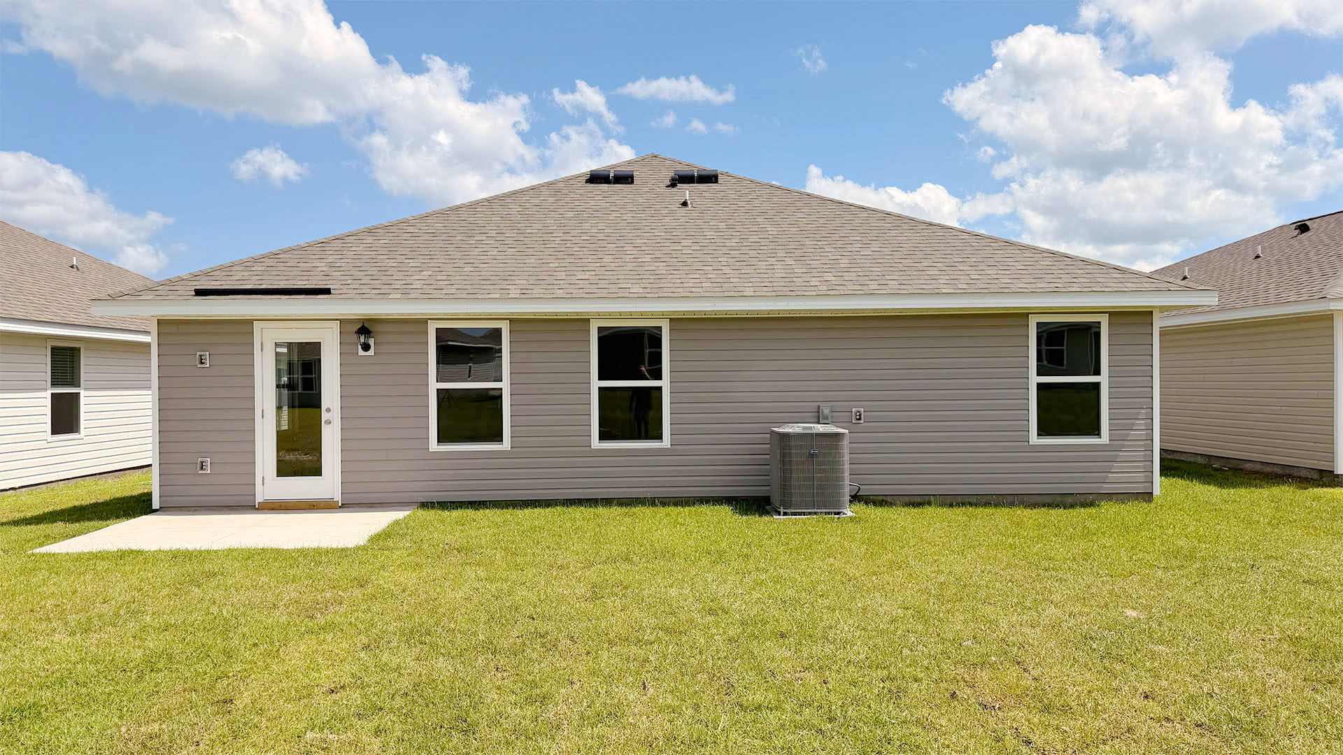 Lismore floor plan rear of home with back patio.