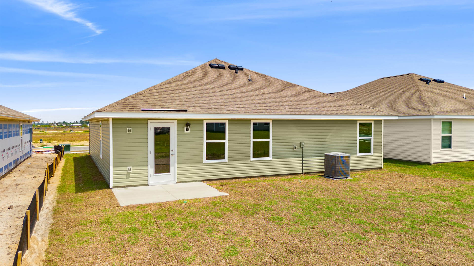 Lismore floor plan rear of home with back patio.
