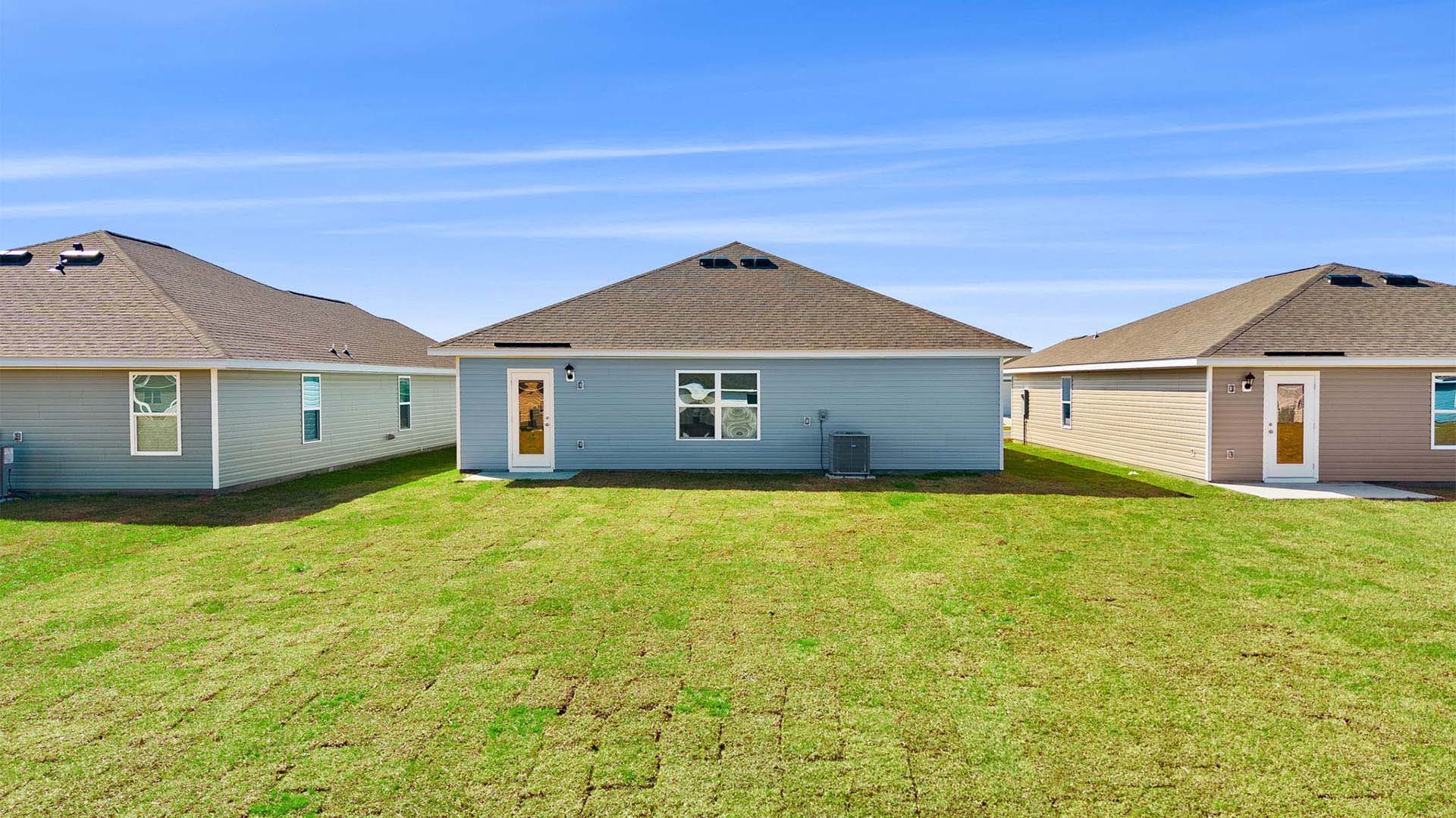 Aldridge plan with back patio and back yard.