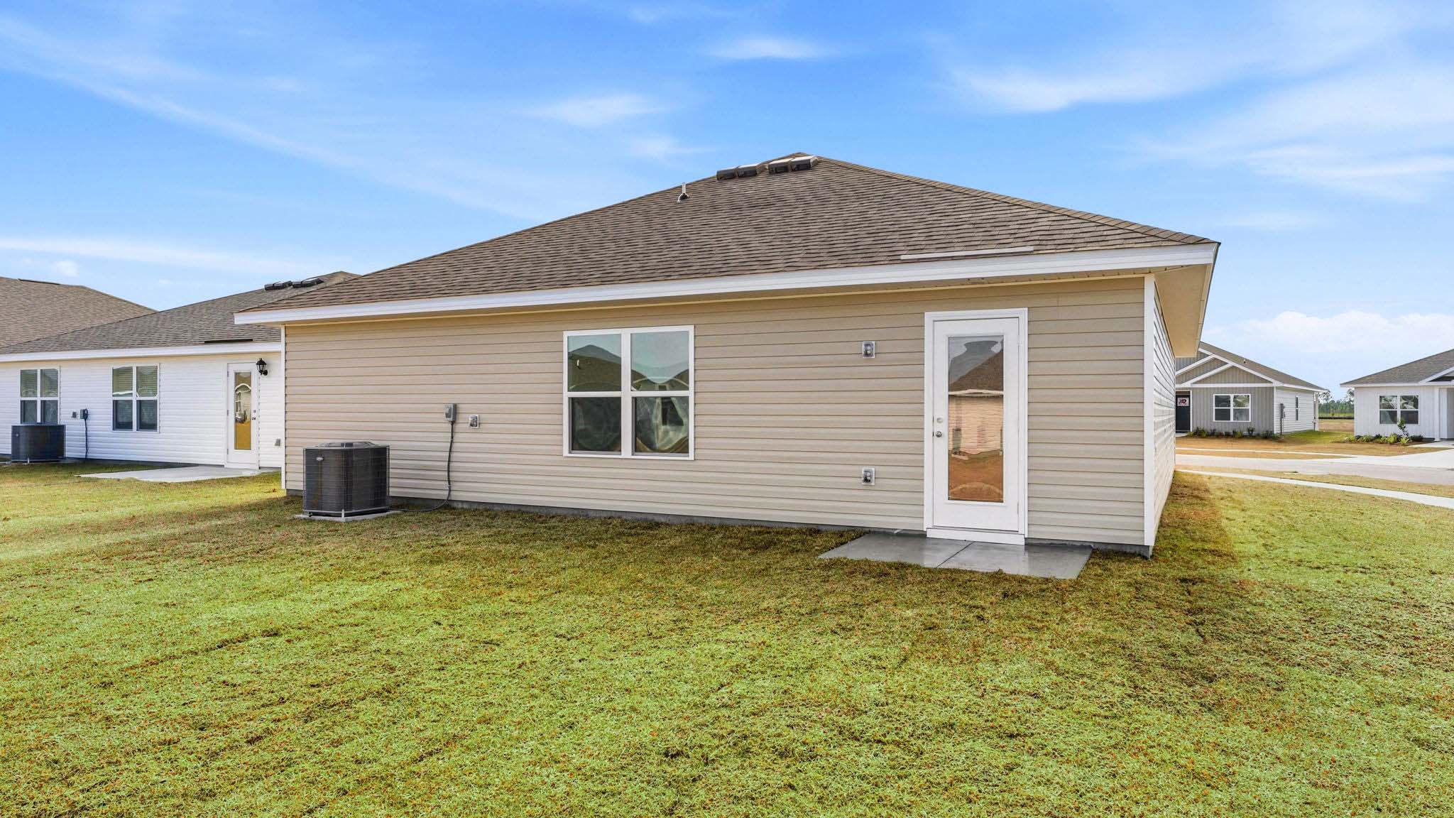 Aldridge plan with back patio and back yard.