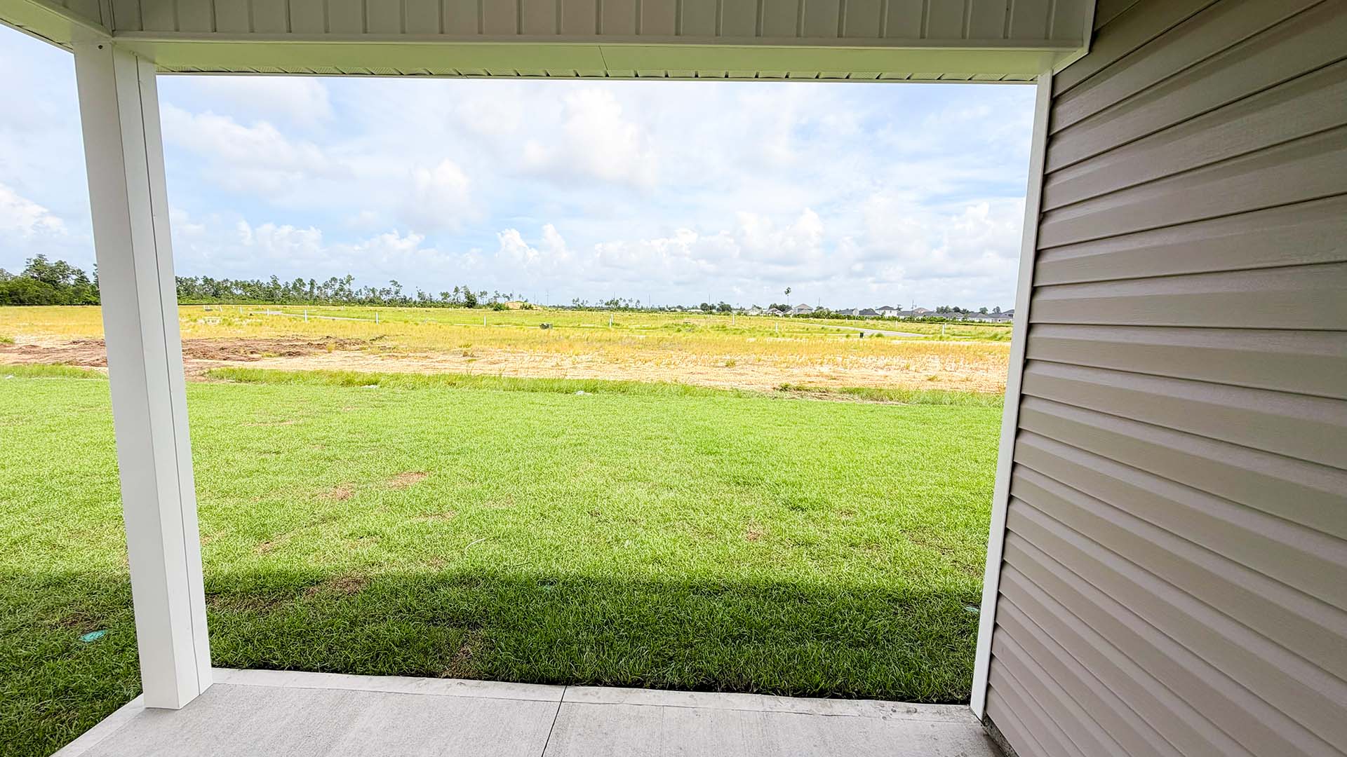 Rear patio view of back yard.