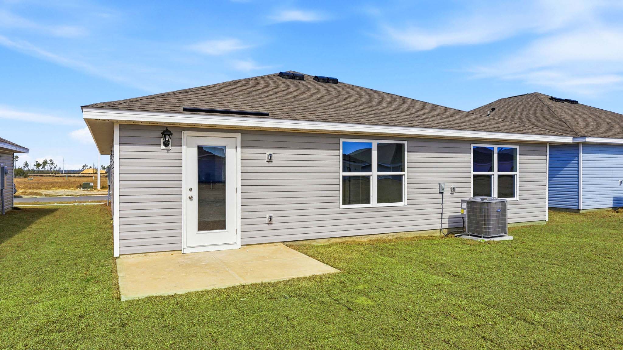 Freeport floor plan at Liberty back patio and back yard.