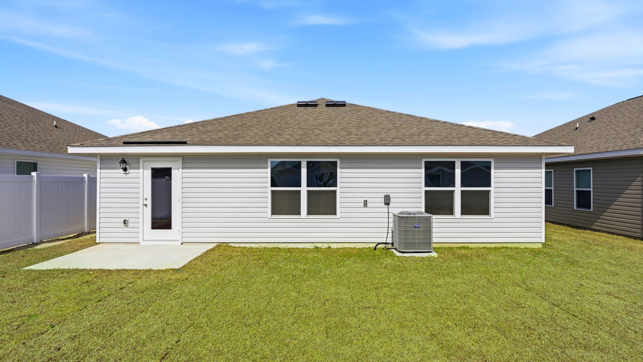 Freeport floor plan at Liberty back patio and back yard.