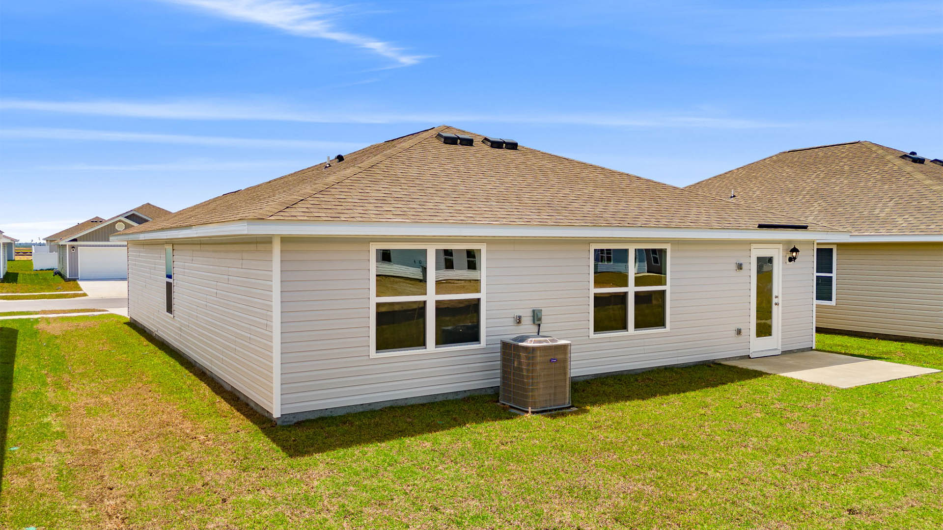 Freeport floor plan at Liberty back patio and back yard.
